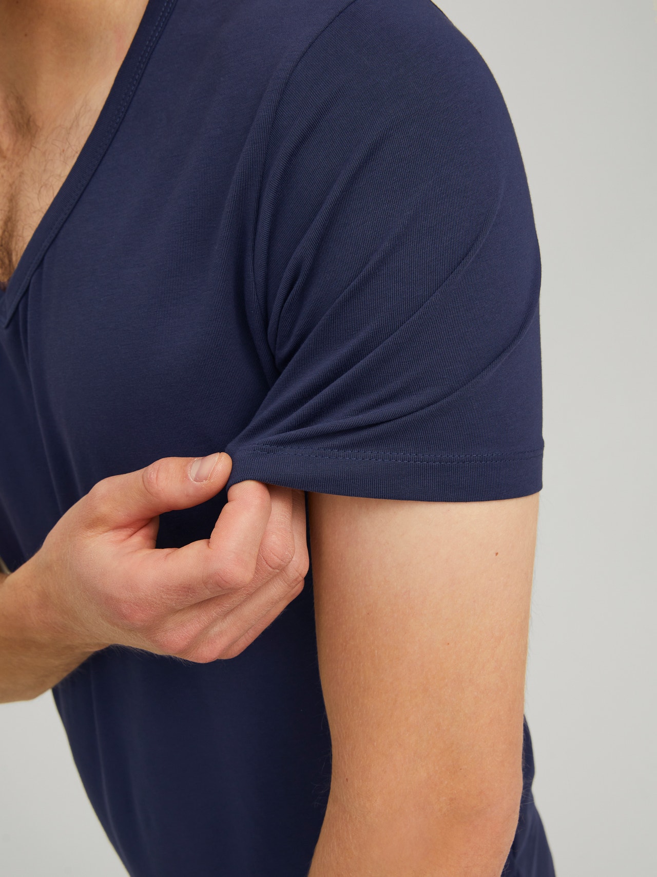Basic V-Neck T-shirt | Dark Blue | Jack & Jones®