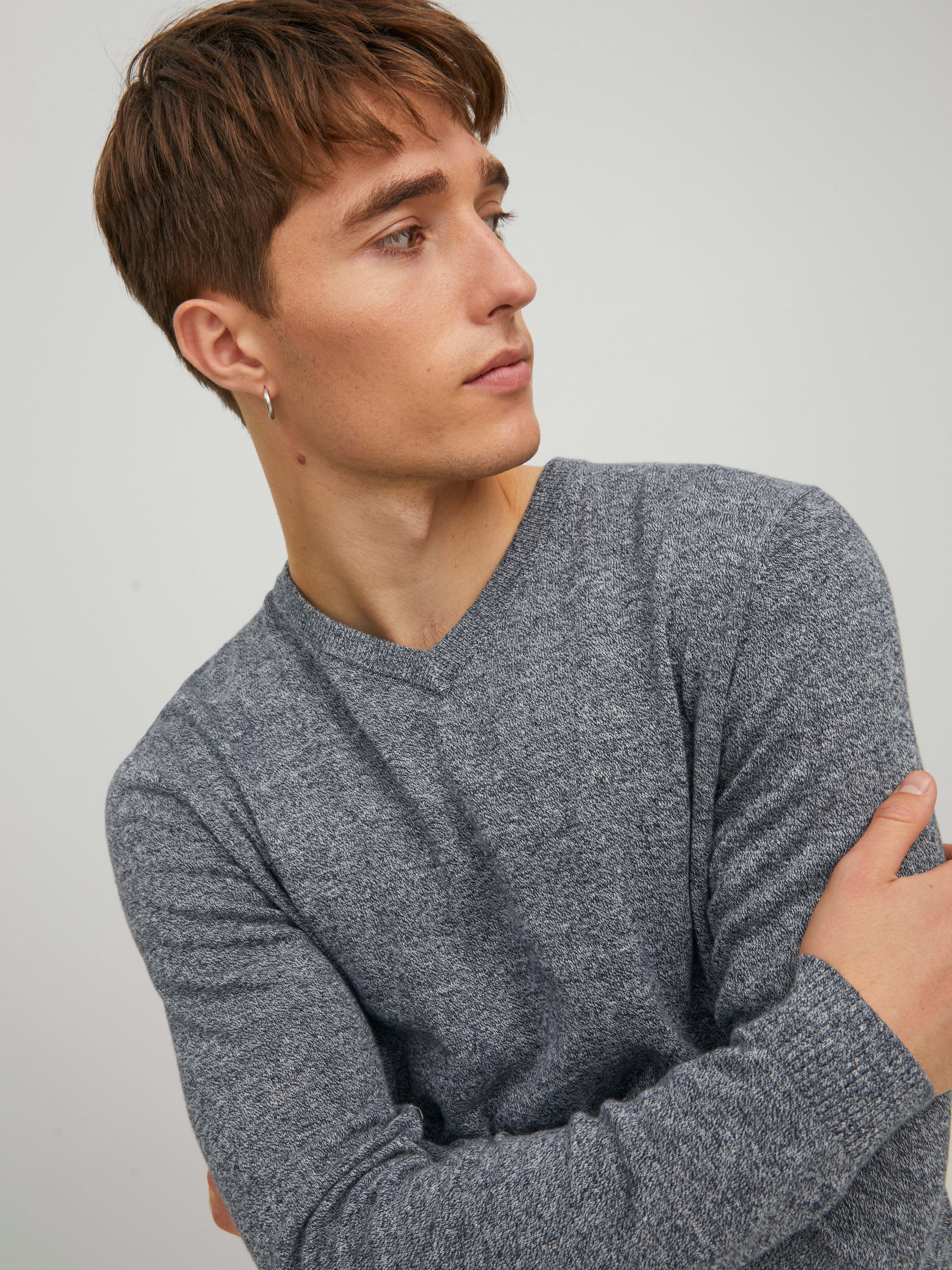 v-neck Knitted Pullover | Dark Blue 