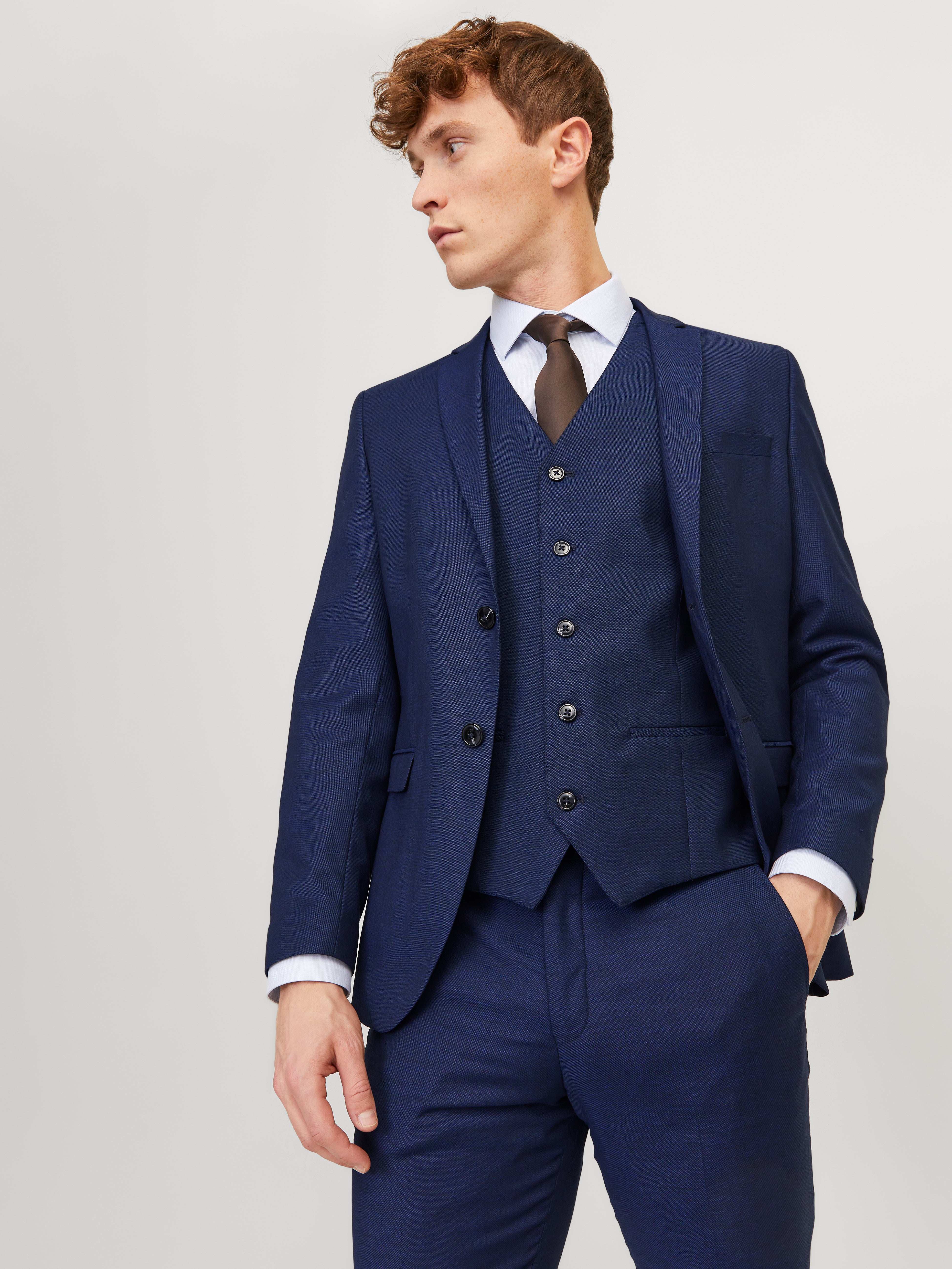 Jack & Jones JPRSOLARIS Slim Fit Tailored Waistcoat - 12141110