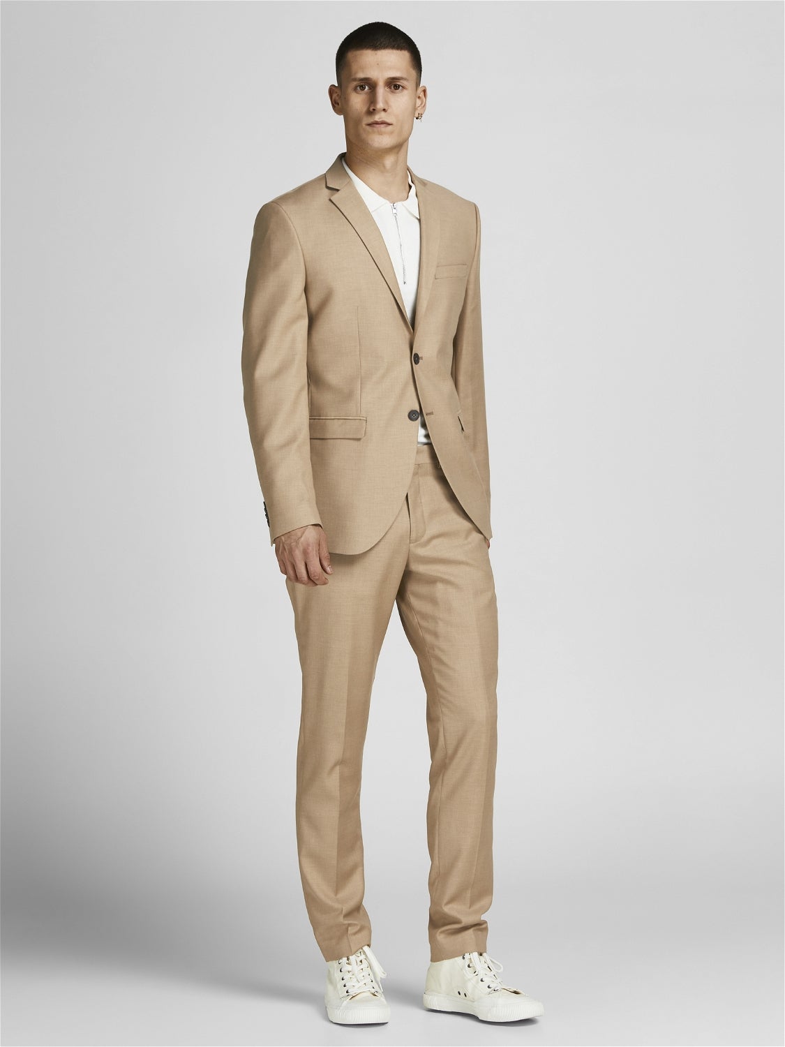 Abito 2 Pezzi Per Ragazzi – Slim Fit Con Un Bottone – Completo Per Matrimonio E Feste – Colore Nero Taglia 16 Anni