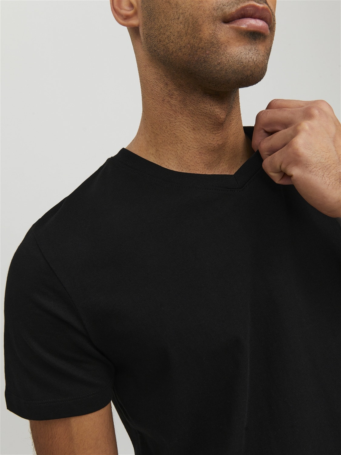 Jack & Jones Einfarbig V-Ausschnitt T-shirt -Black - 12156102