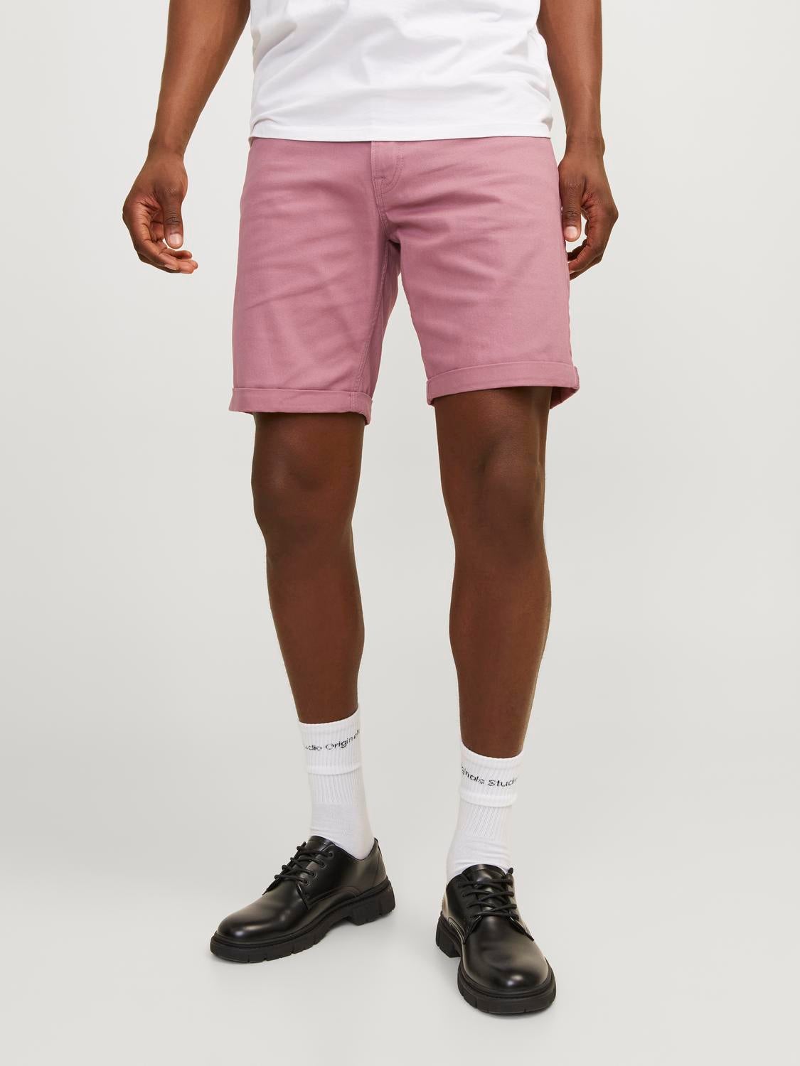 Regular Fit Regular fit shorts