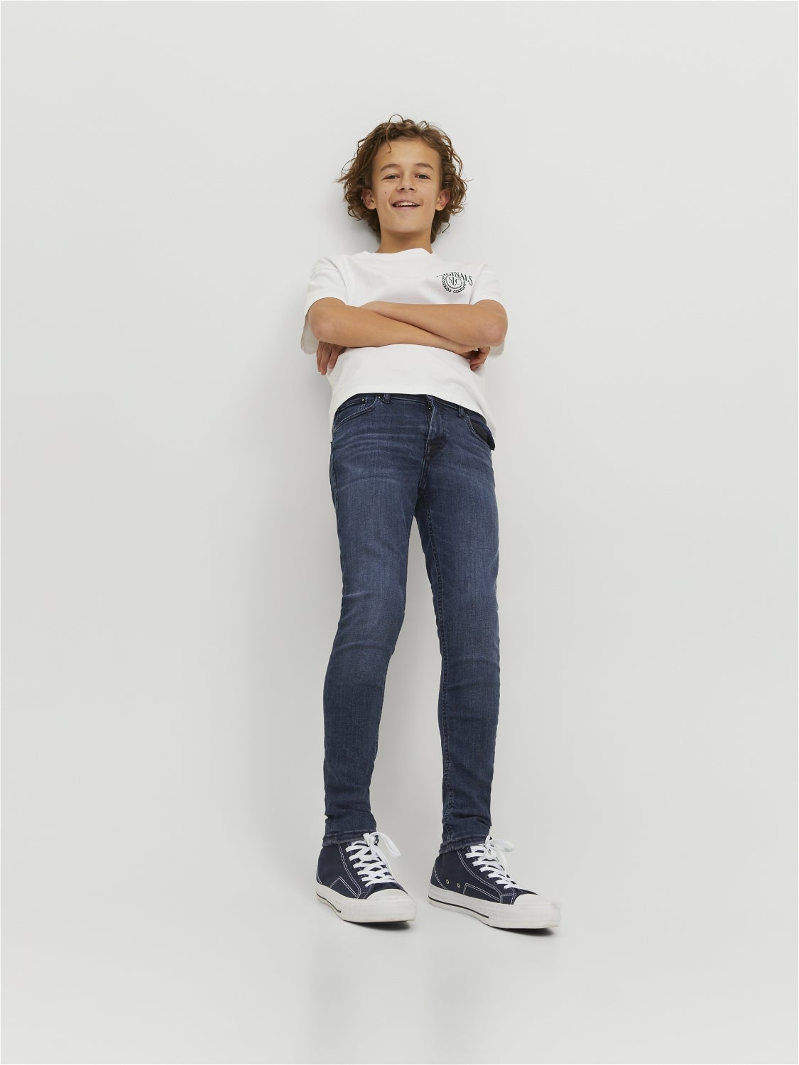 Boy wearing best sale skinny jeans