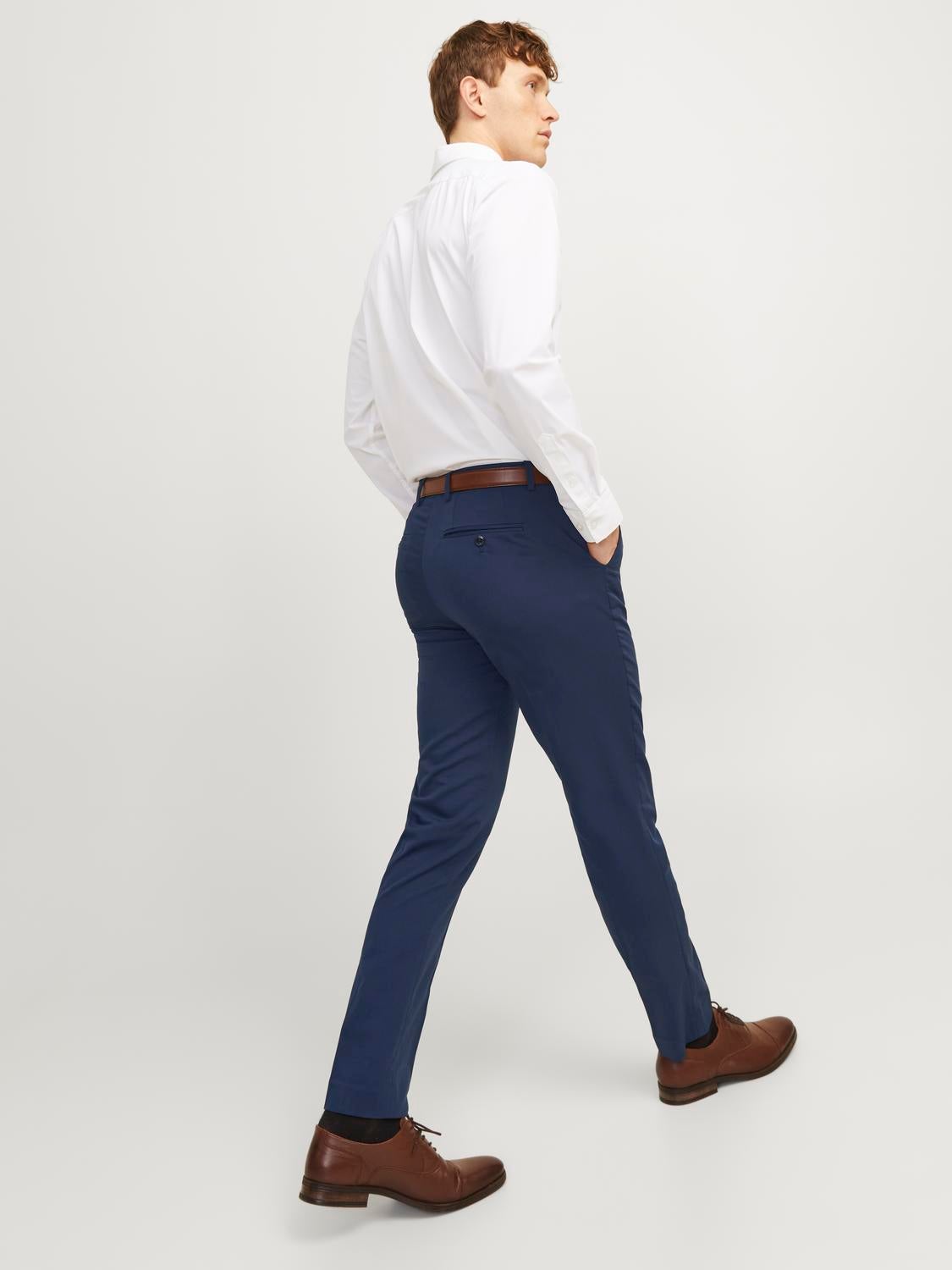 Shirt Colours To Wear With Blue/Navy Pants: 8 Go-To Options