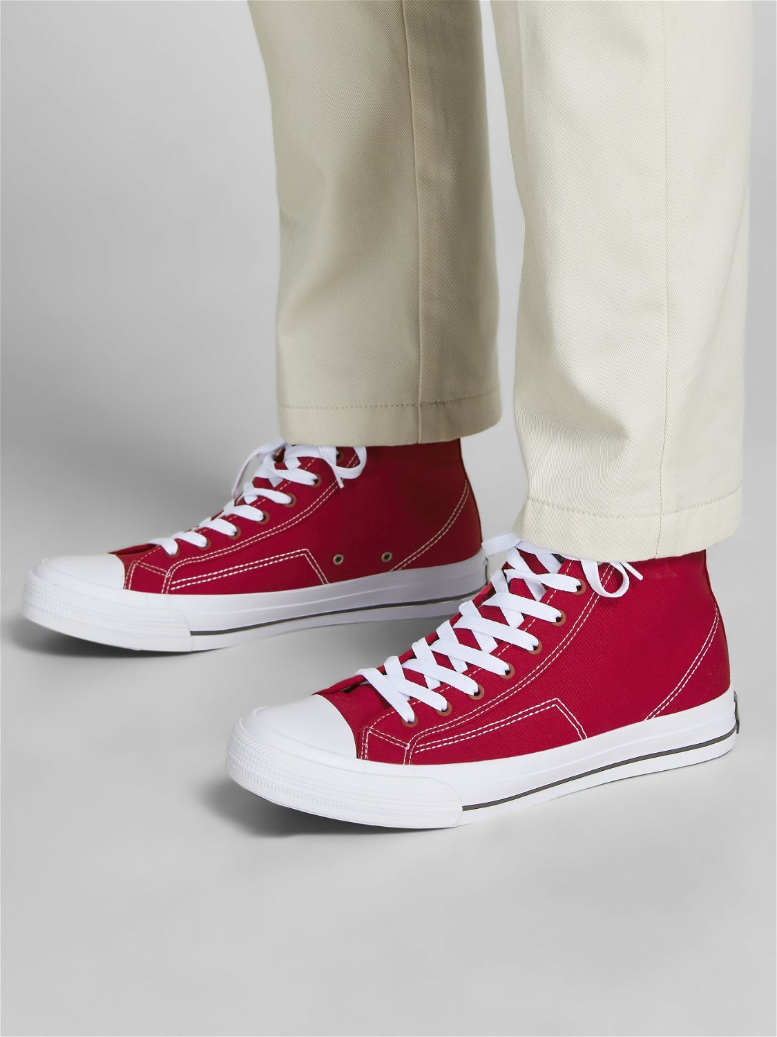 Canvas Sneakers with 20% discount 