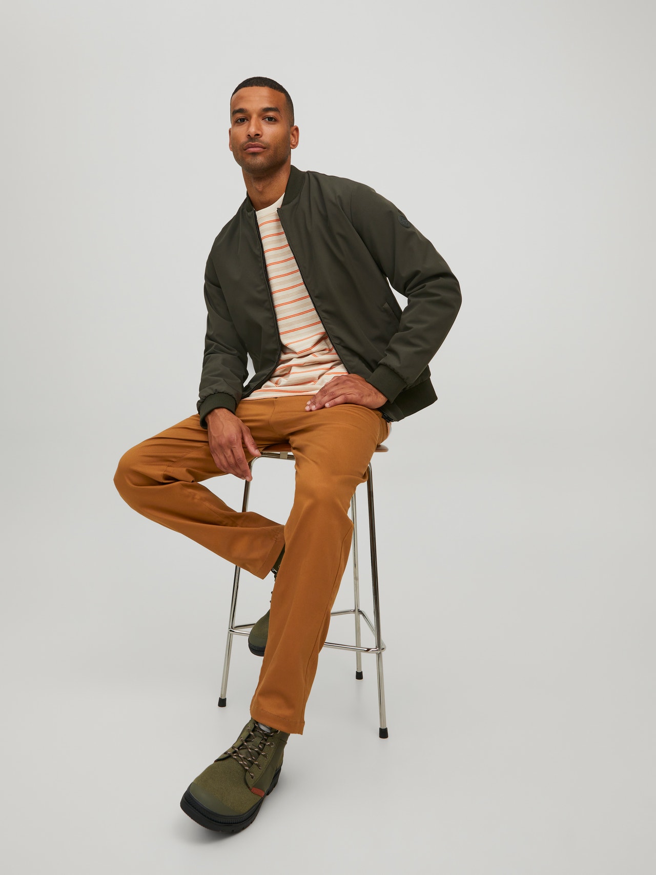 Jack & Jones Loose Fit Chinos -Rubber - 12205346