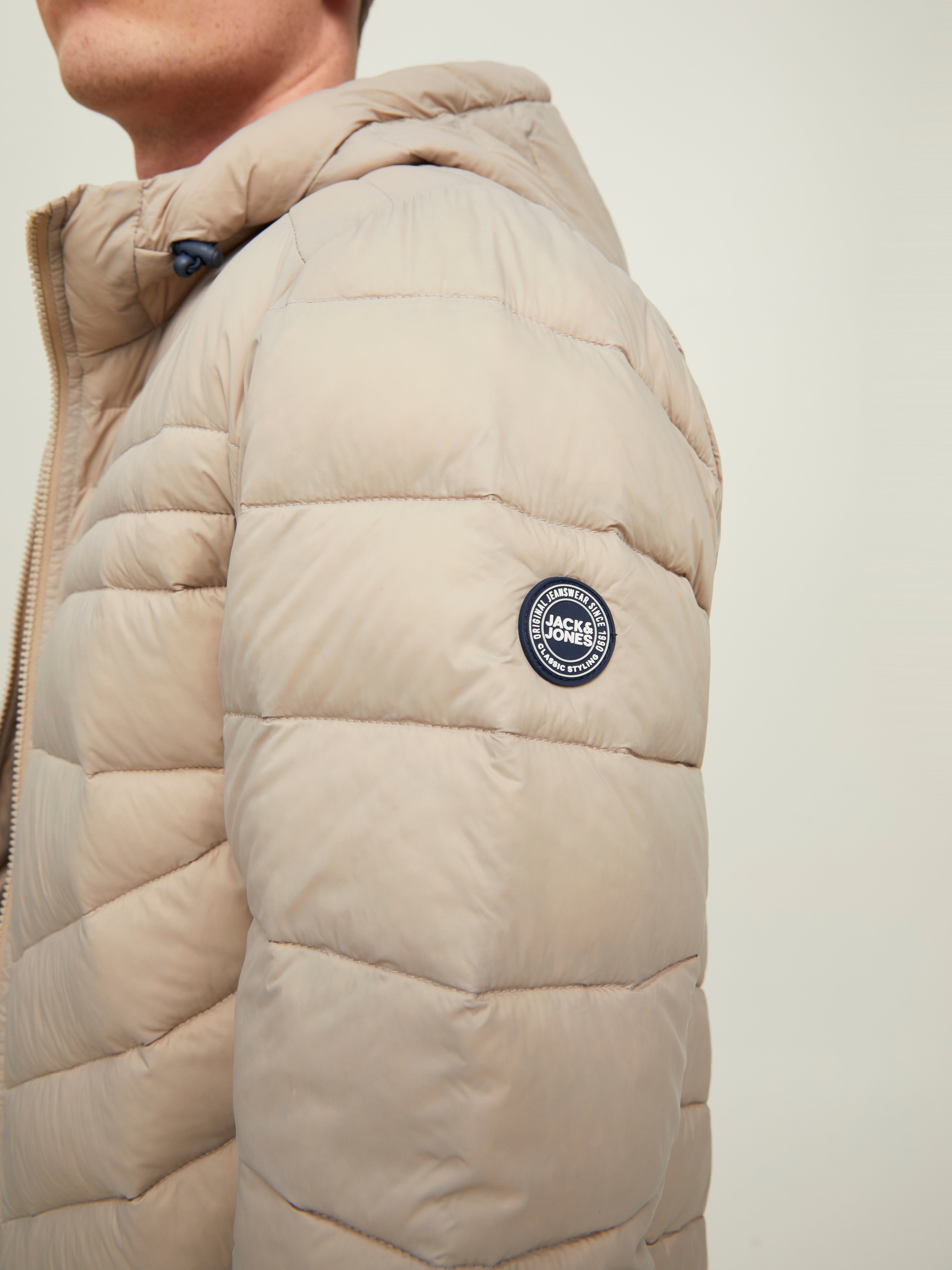 Lightweight hooded Puffer Jacket with 