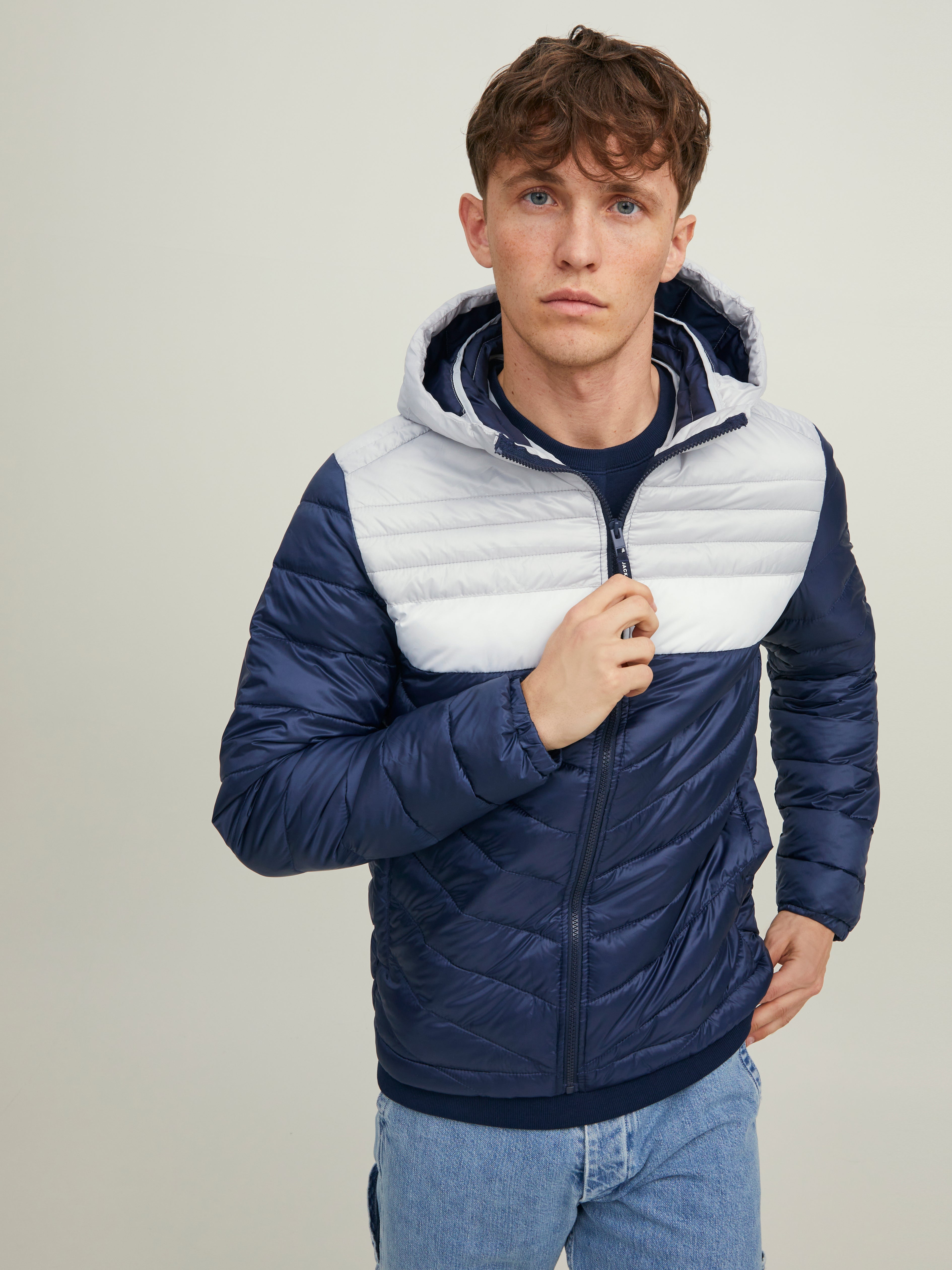 Lightweight hooded Puffer Jacket with 