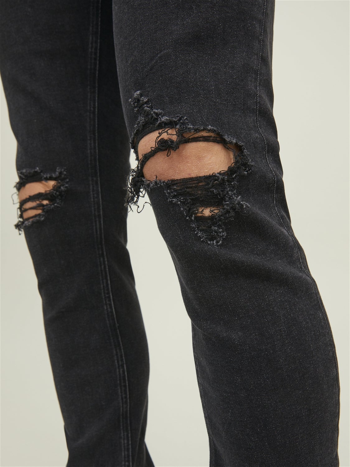 Levis black sale ripped skinny jeans