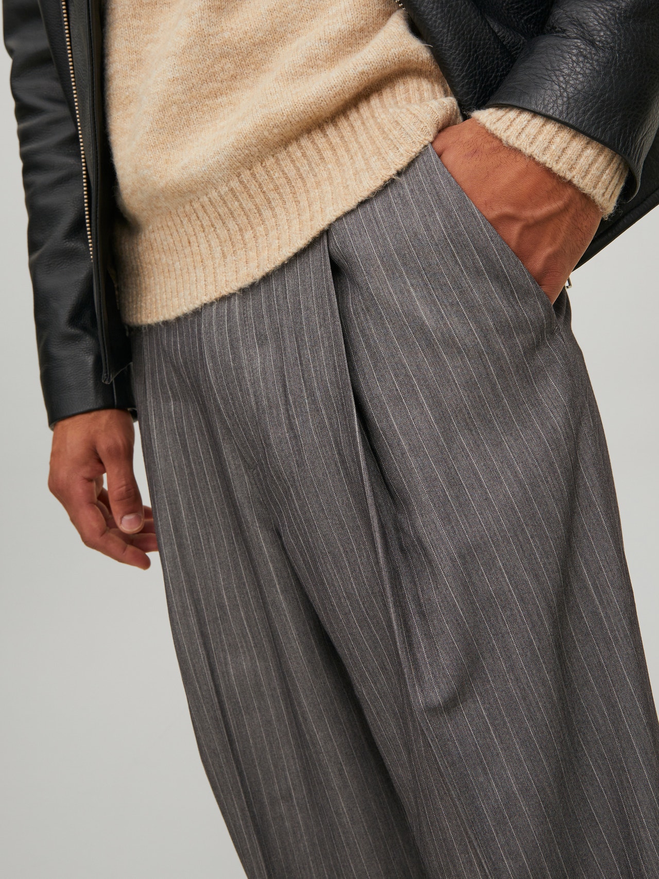 Jack & Jones Wide Fit Spodnie chino -Grey - 12219921