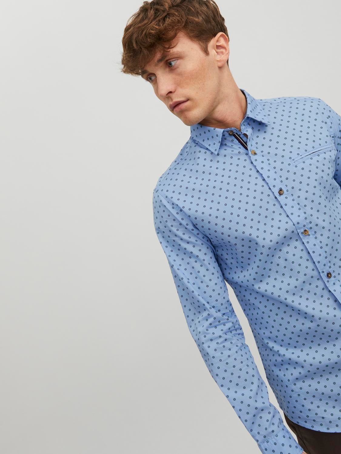 Camisa informal Regular Fit con 40 de descuento Jack Jones