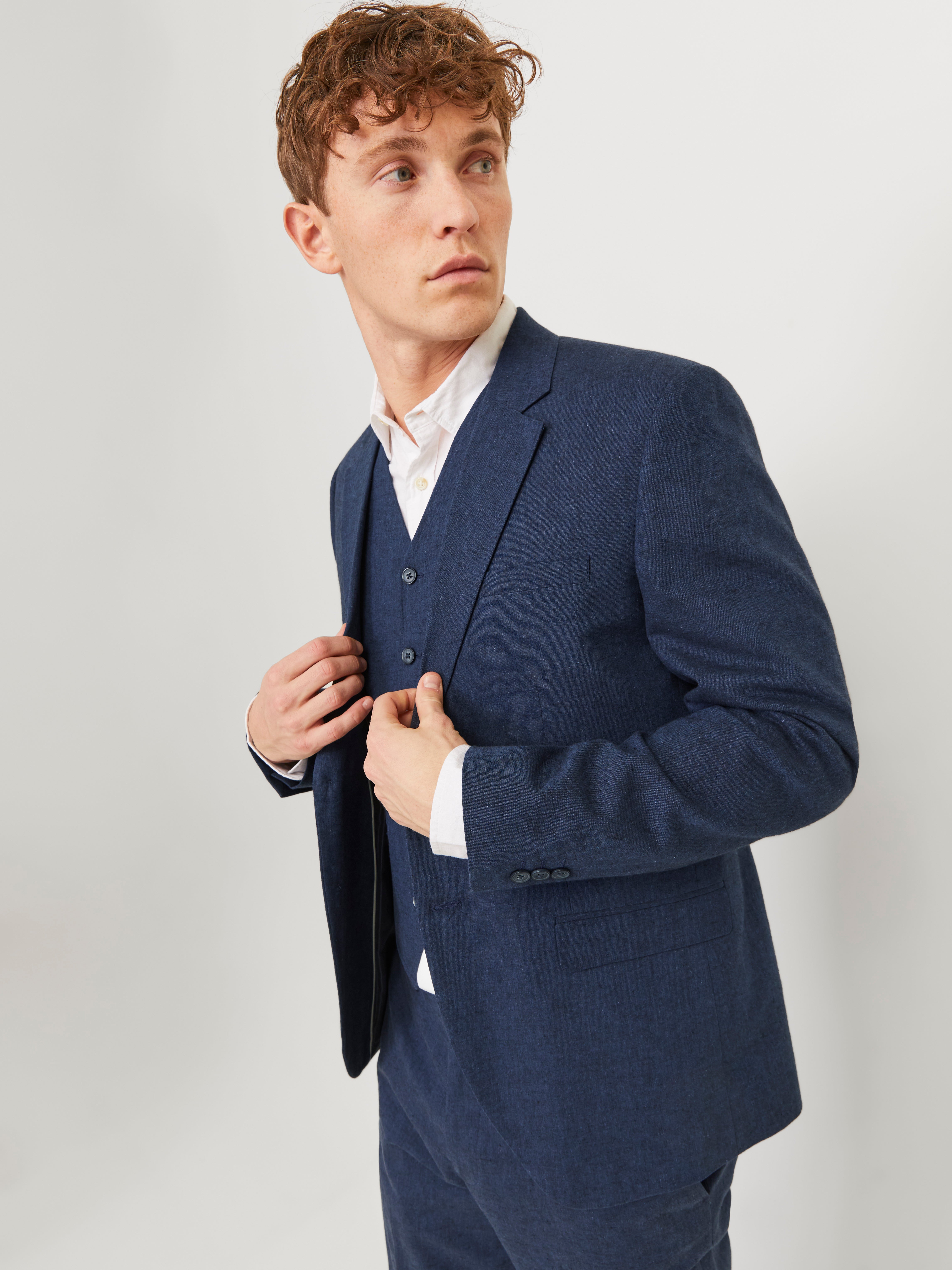 Blazers for men: Black, Blue, Grey, White & More | JACK & JONES