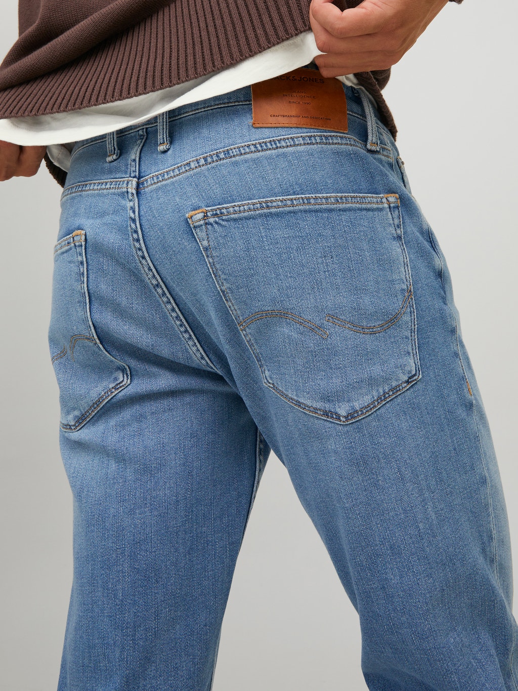 Clark Evan CJ 331 Regular fit jeans with 30% discount! | Jack & Jones®
