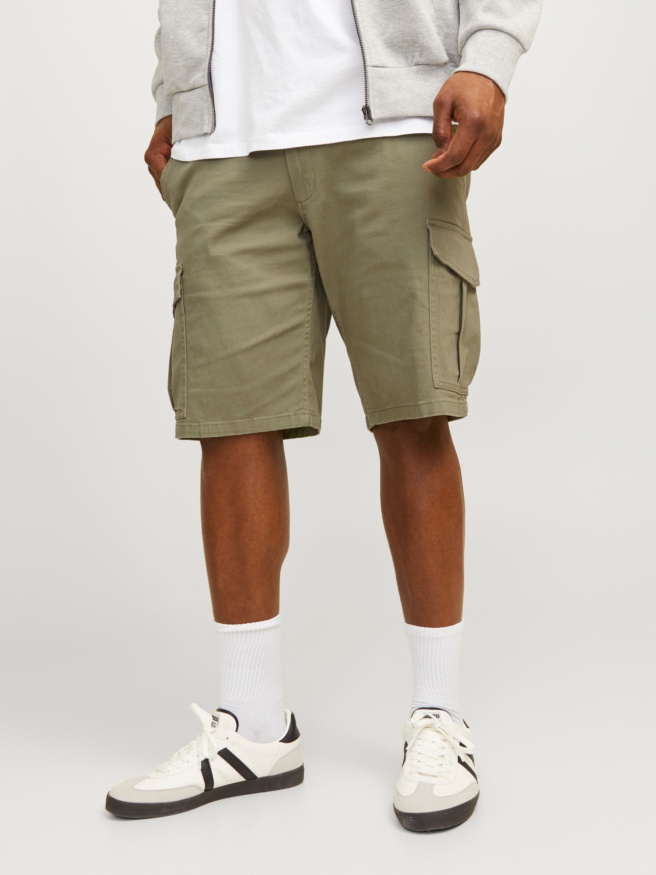 Jack & Jones Plus Size Regular Fit Cargo shorts -Oil Green - 12232576