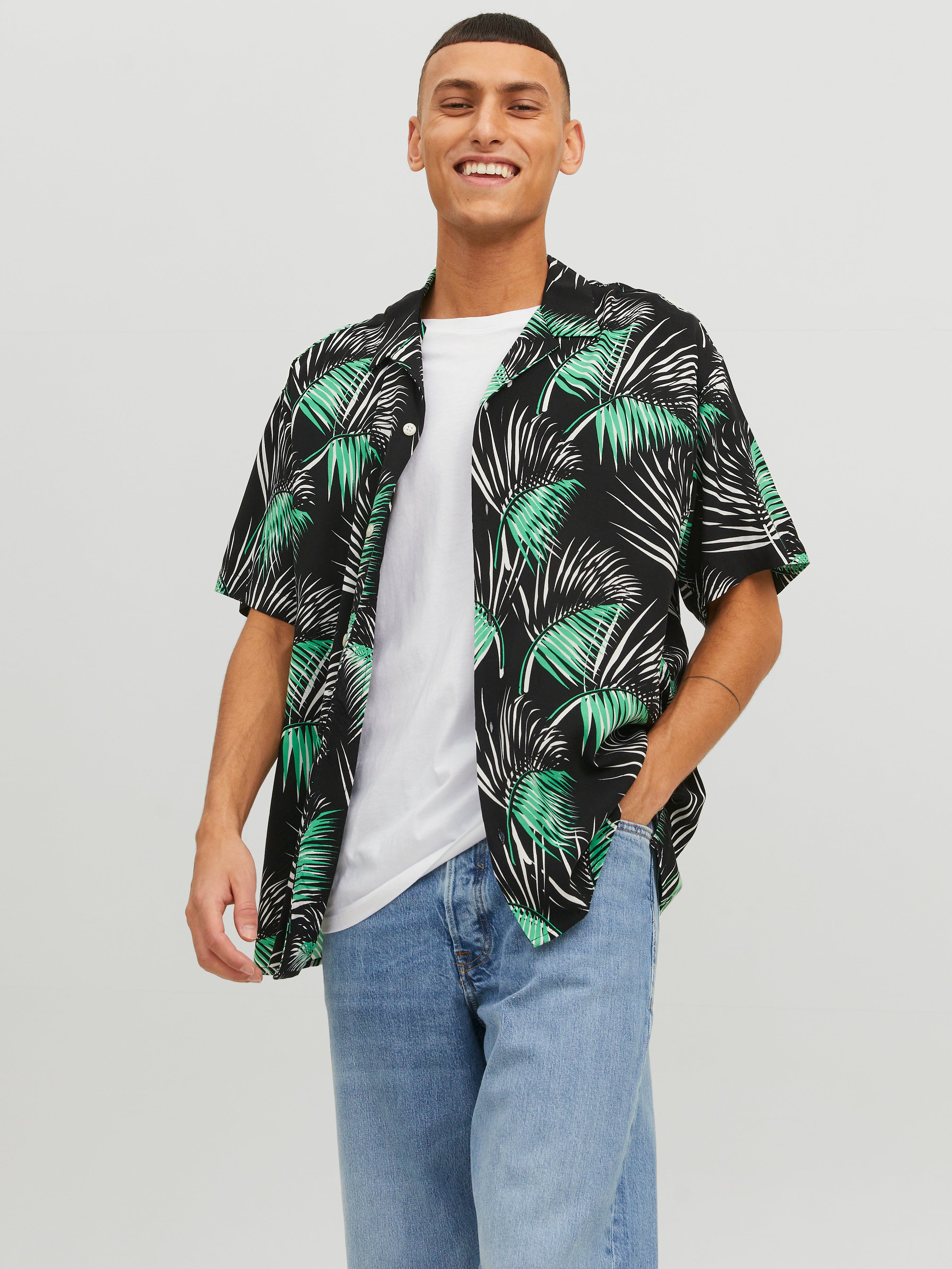 Camisa estilo resort Corte regular con 20% de | Jack & Jones®