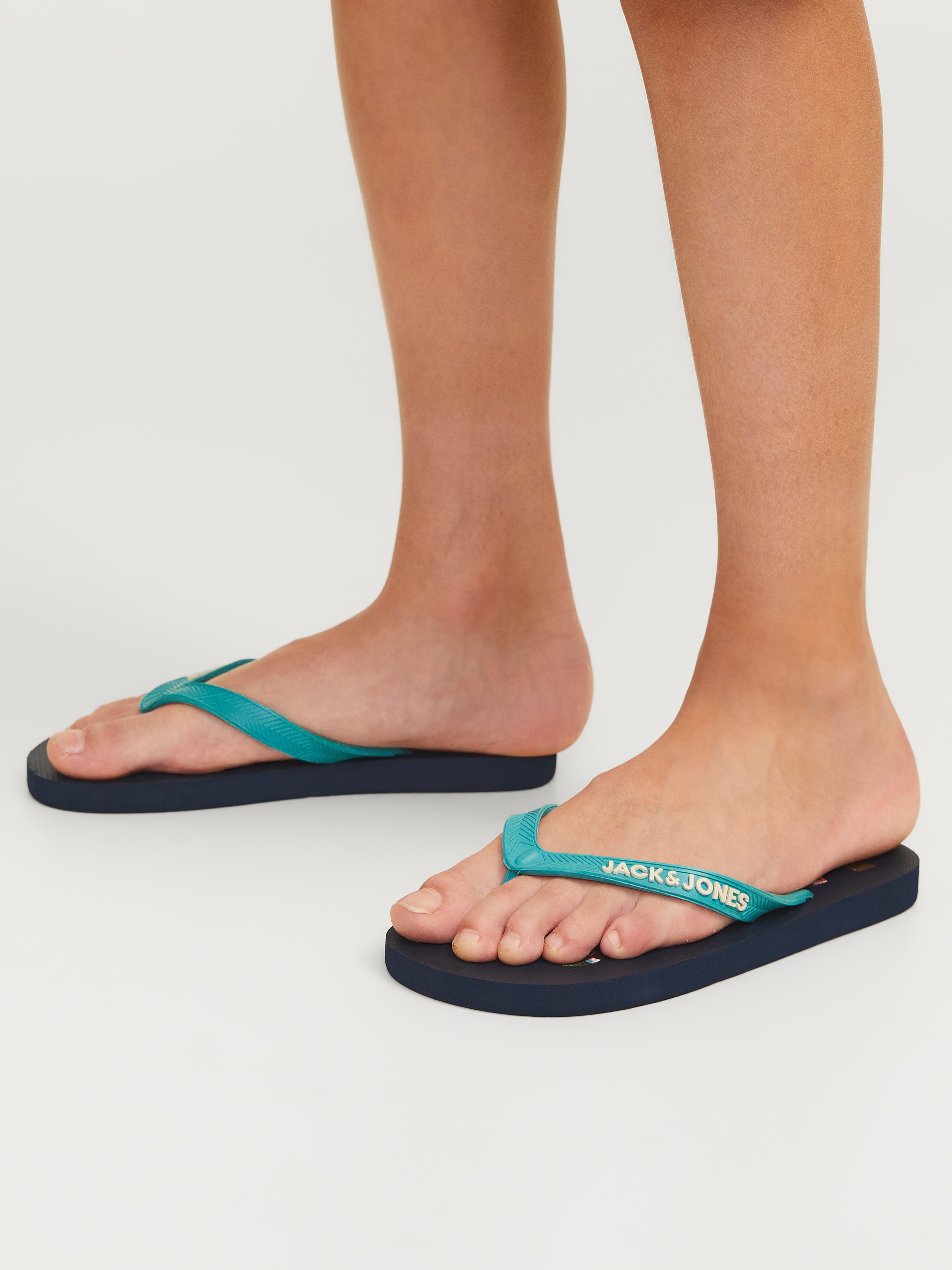 Black and blue flip flops online