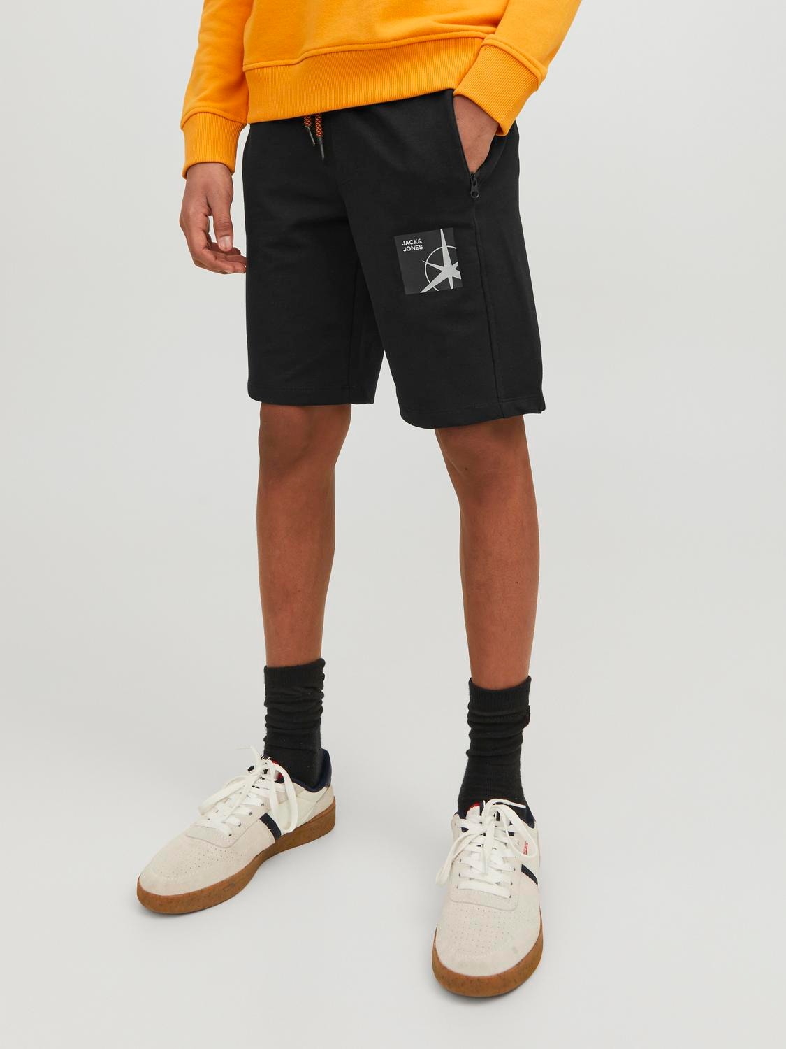 Jack & Jones Regular Fit Sweat shorts For boys -Black - 12237594