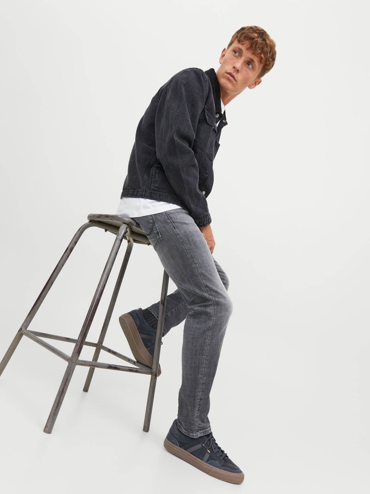 JJITIM JJDAVIS JJ 674 Slim Straight Fit jeans | Medium Grey | Jack