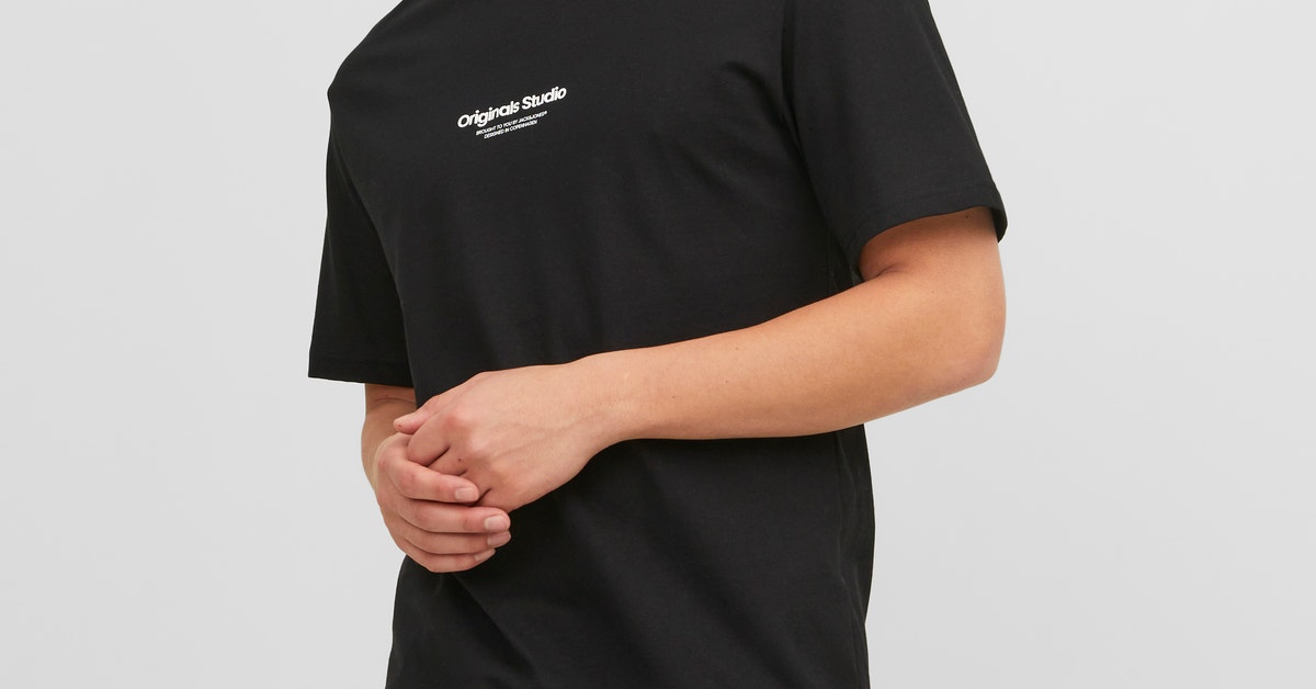 jackjones-gedrucktrundhalst- 