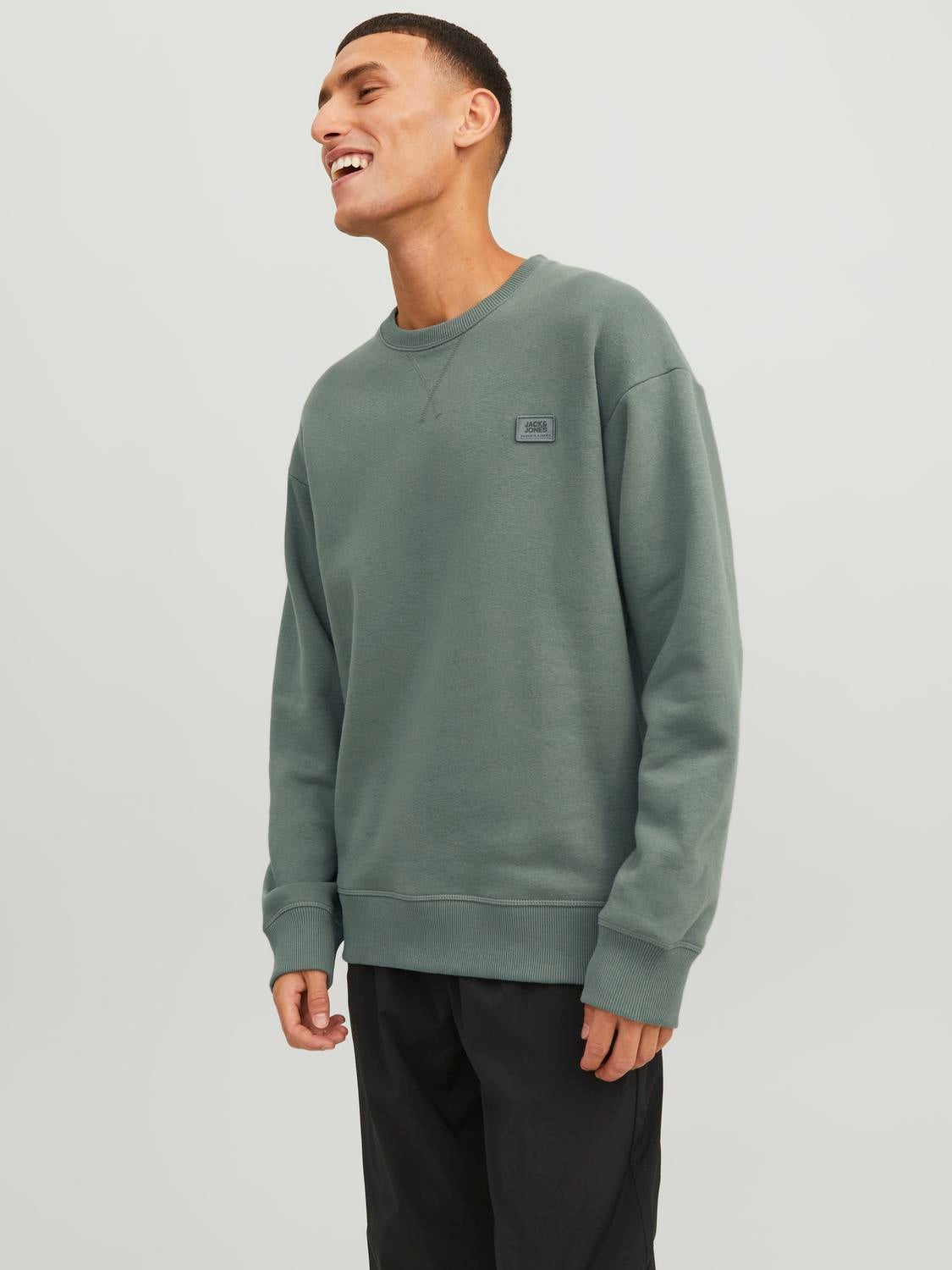 Nike club fleece crew neck sweatshirt in sage outlet green