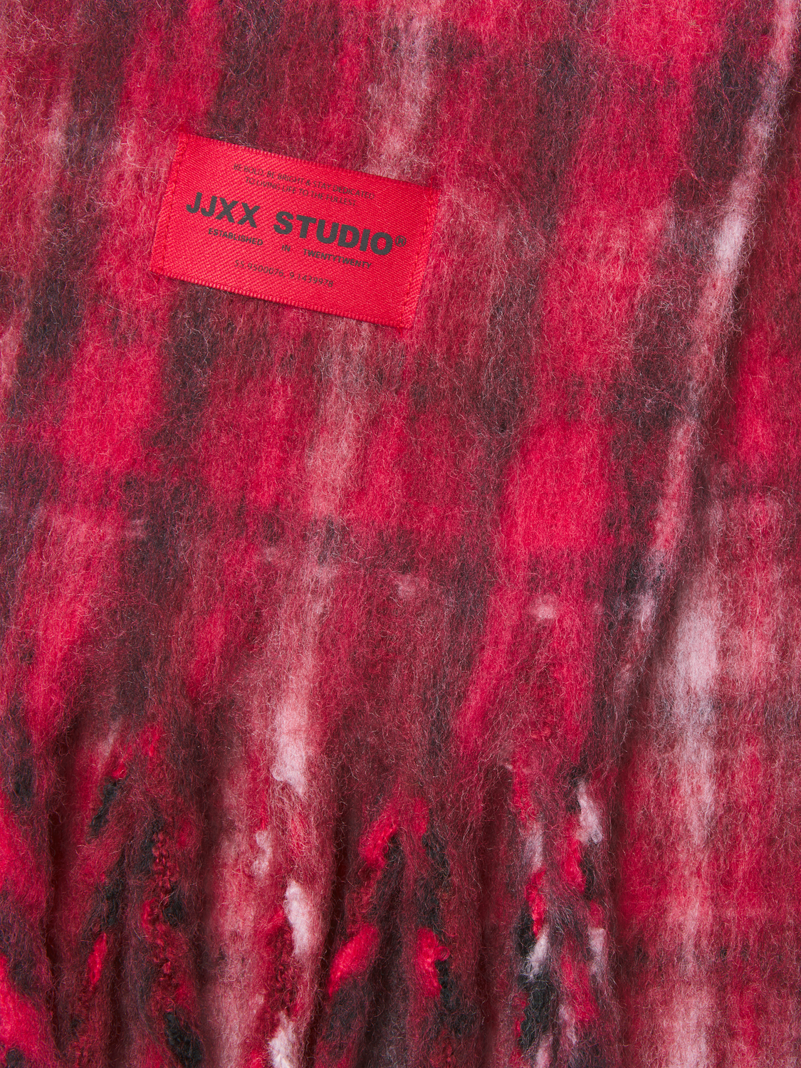 Thumbnail - Jxleslie Schal