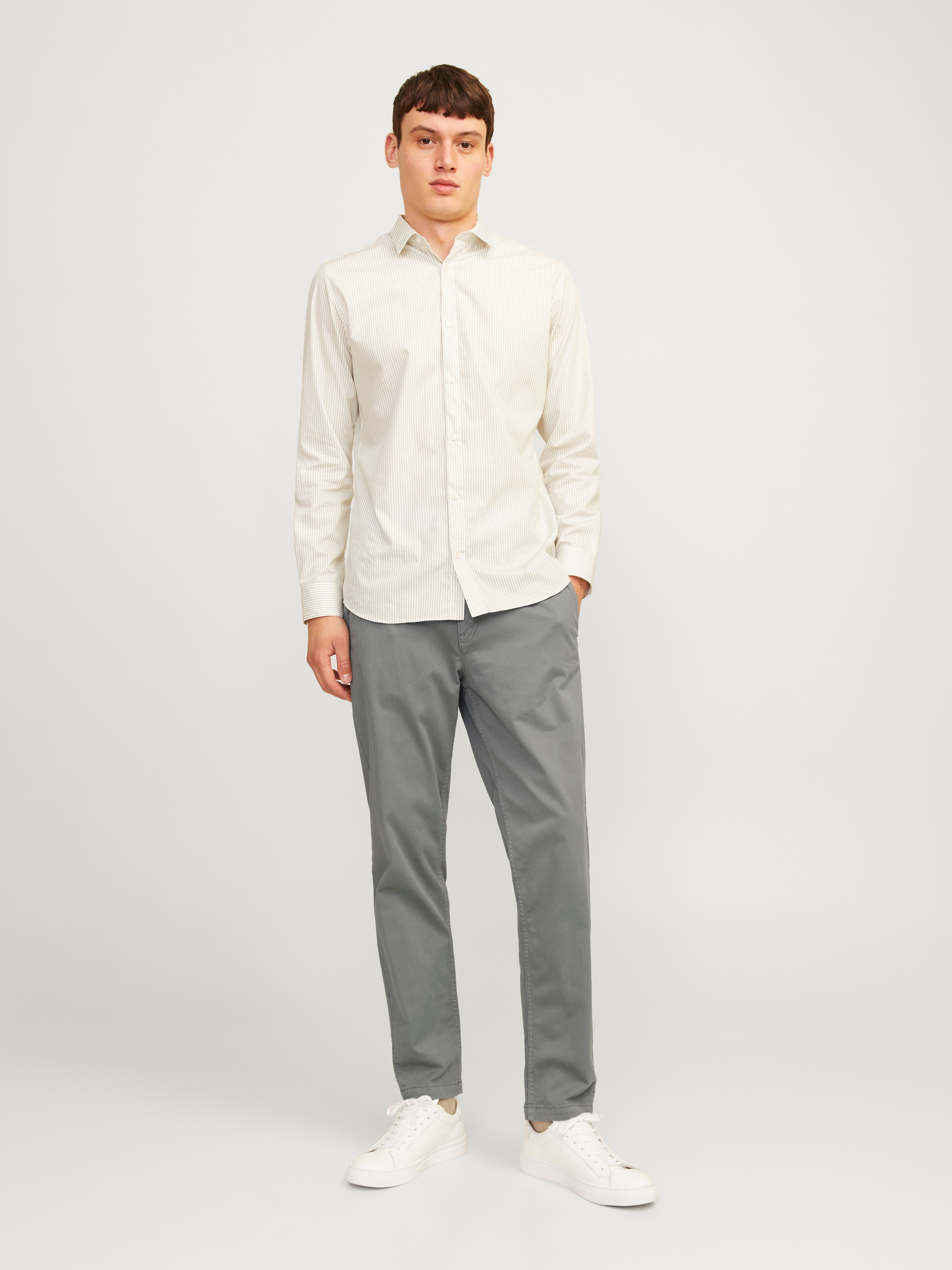 Tapered Fit Chino trousers