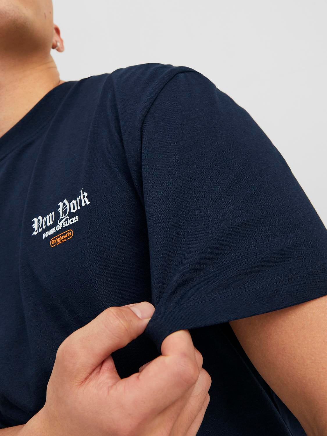 Buy Men Blue Graphic Print Crew Neck T-shirt Online - 699857