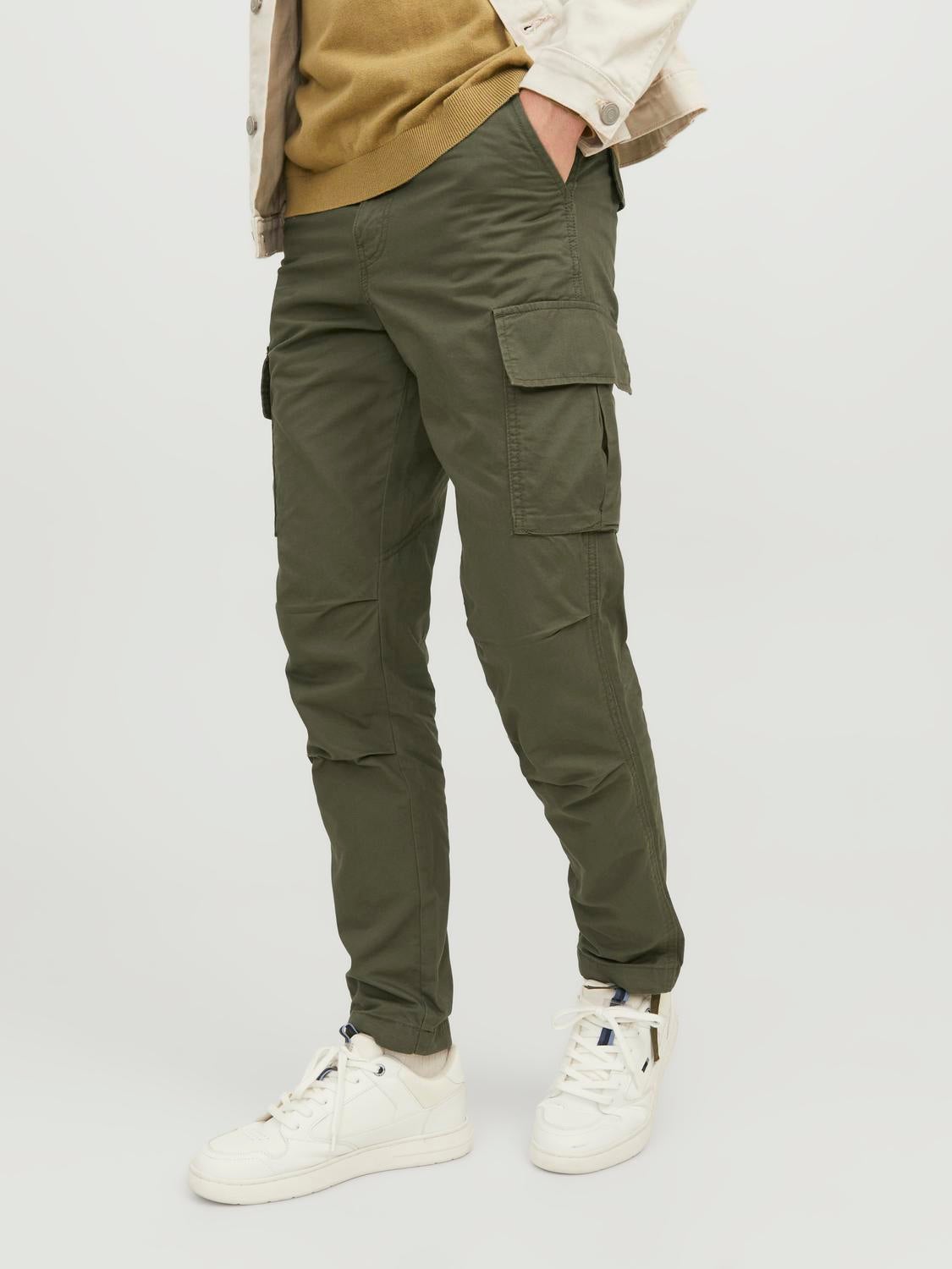 Buy Men Green Solid Carrot Fit Casual Trousers Online - 779628