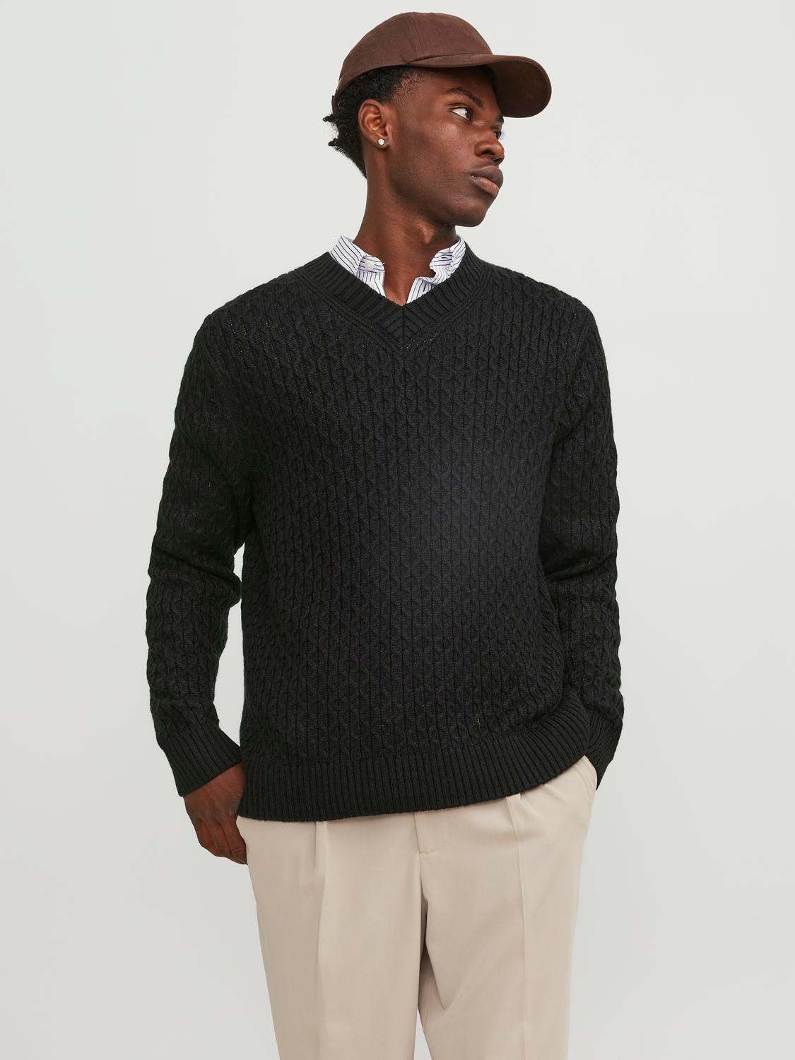 Men's v neck 2024 cable knit jumper