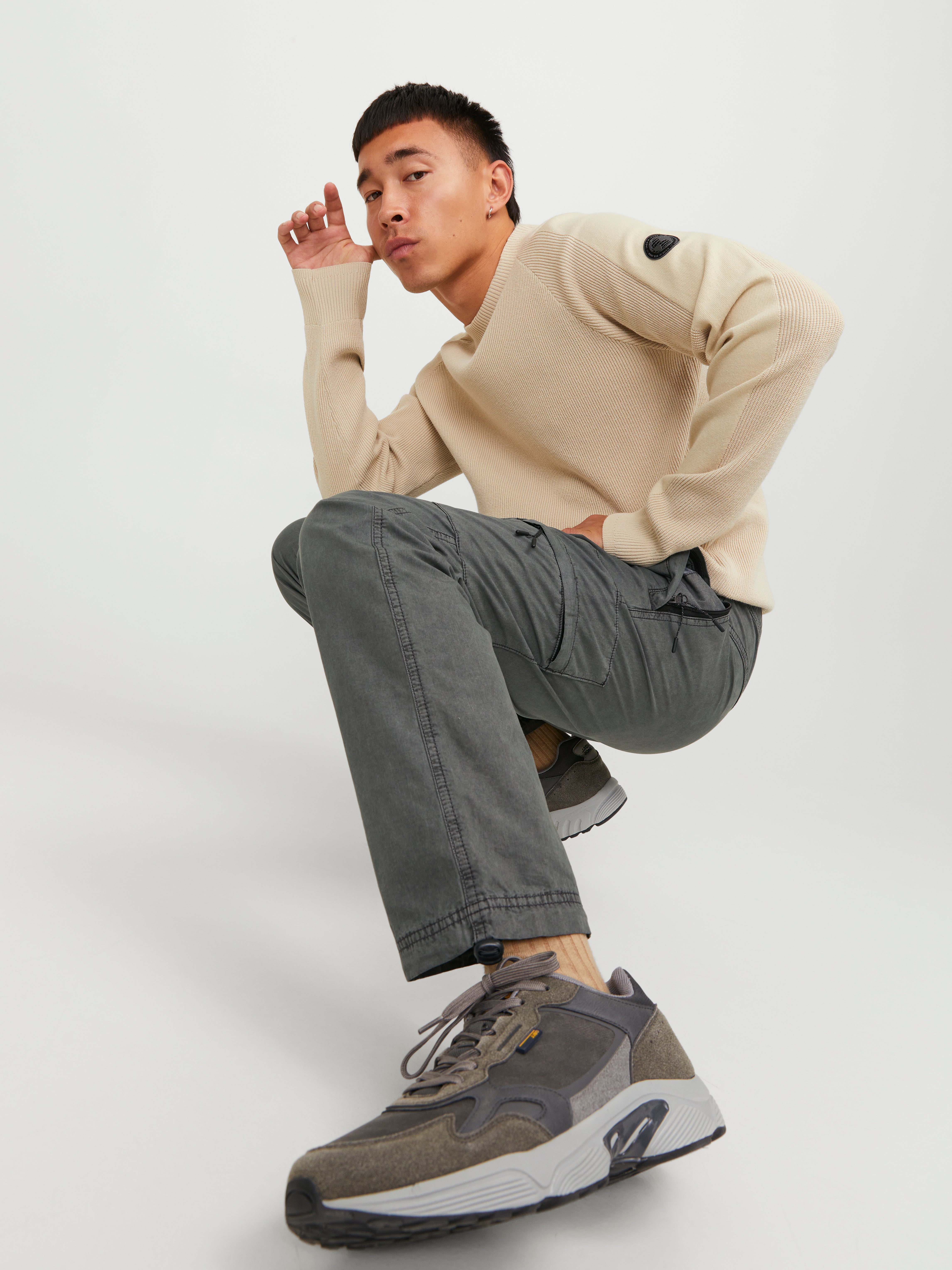 Relaxed Fit Cargo trousers | Dark Grey | Jack & Jones® Relaxed Fit Cargo trousers | Dark Grey | Jack & Jones®