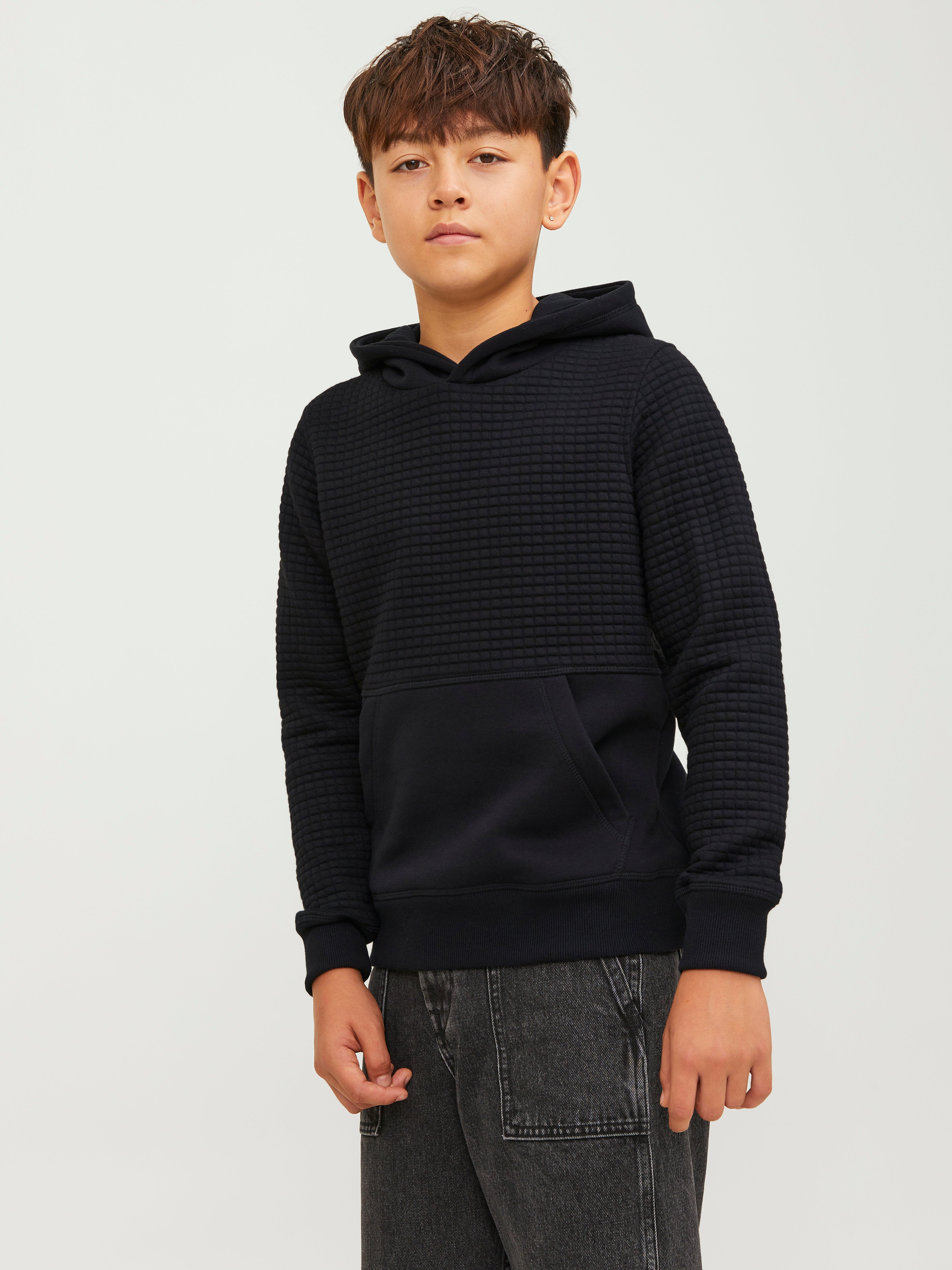 SUDADERA CON CAPUCHA JAKO BASE, NEGRA NIÑO.