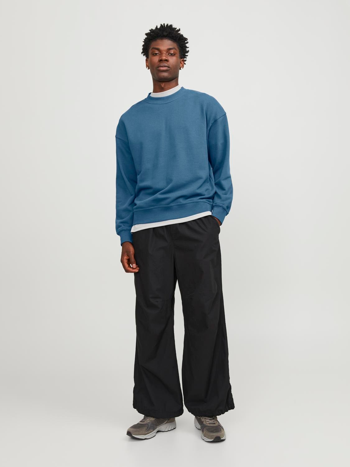 Plain Crewn Neck Sweatshirt