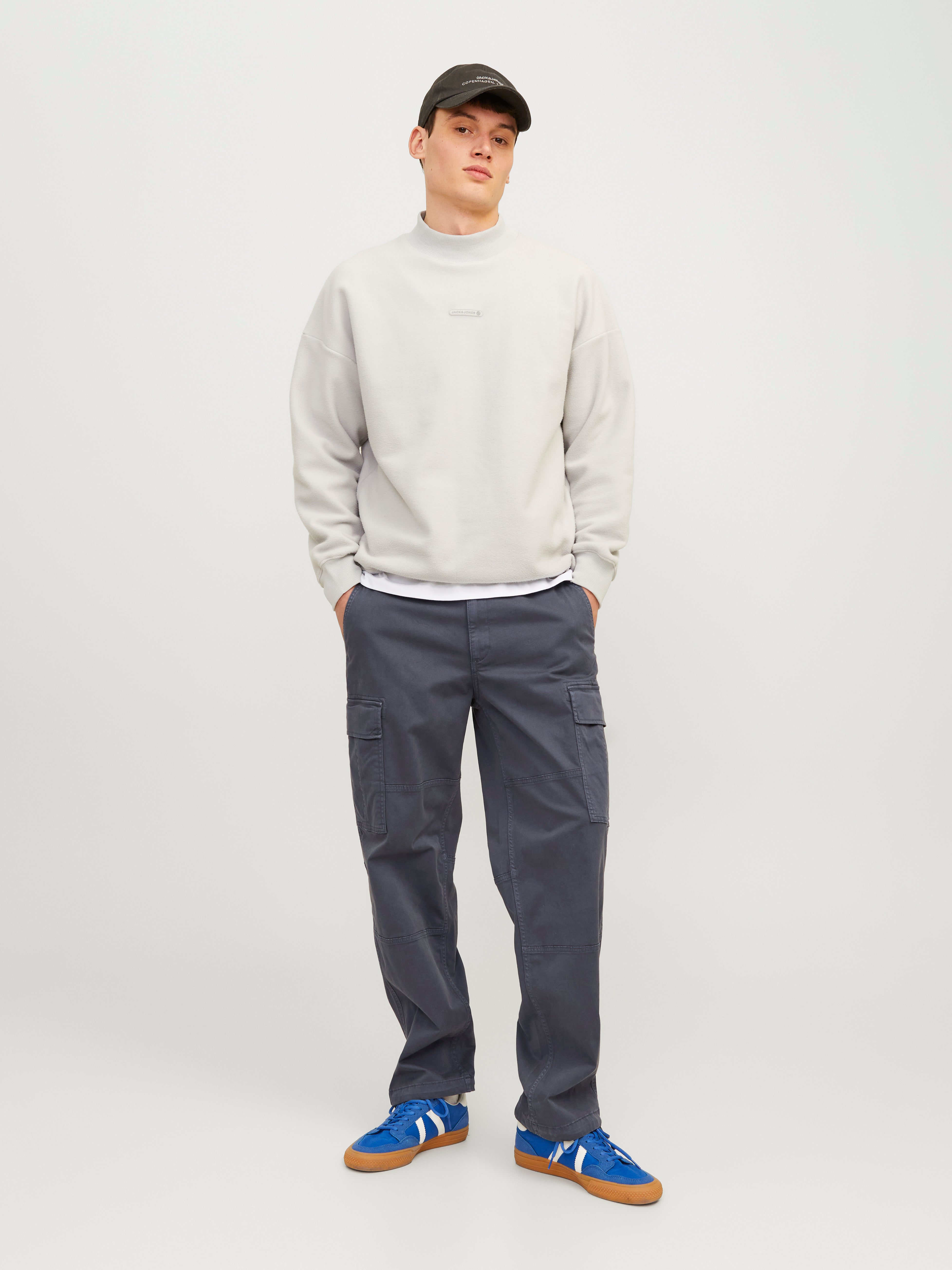 Loose Fit Cargo trousers