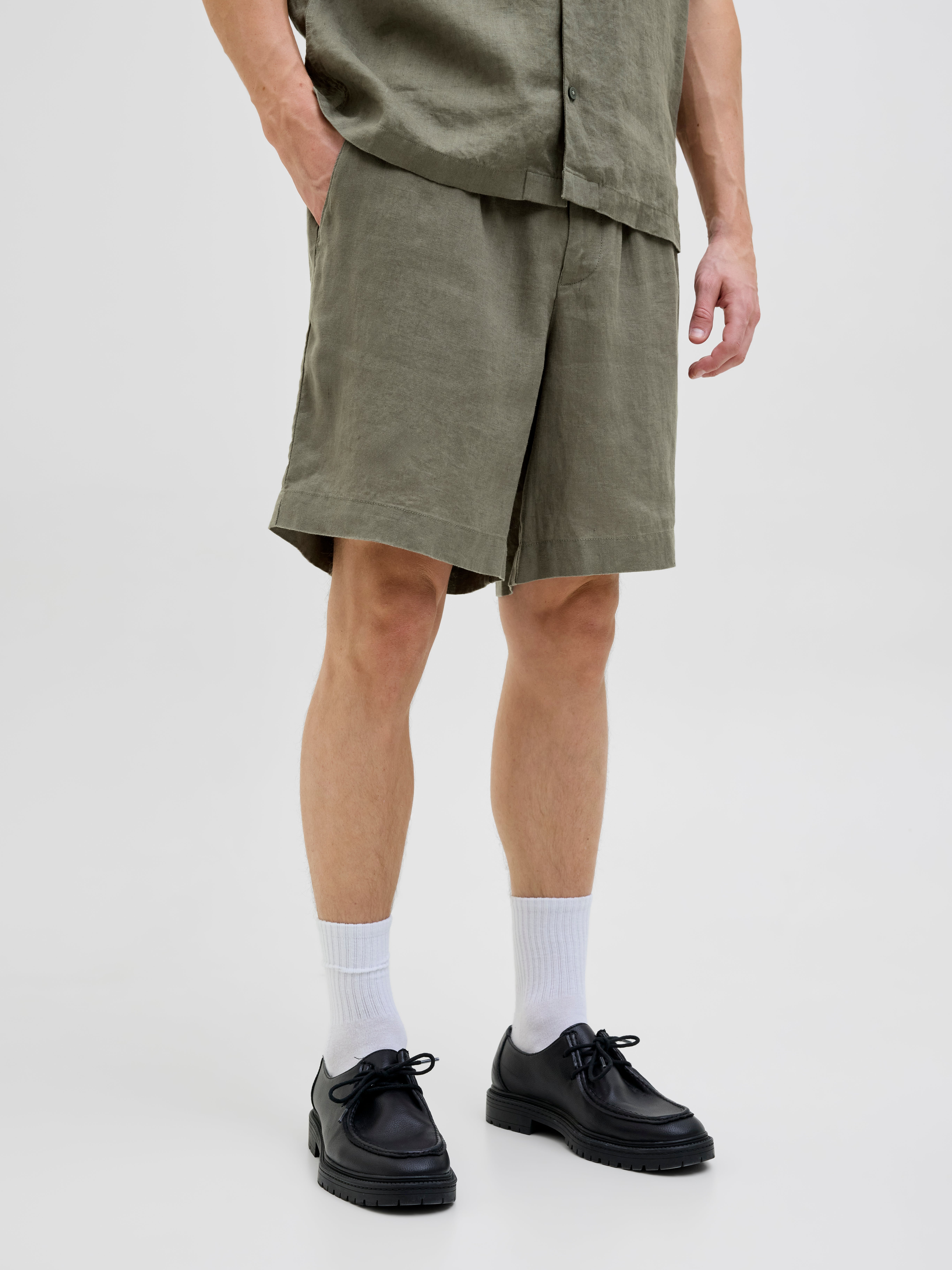 Wide Leg Fit Shorts