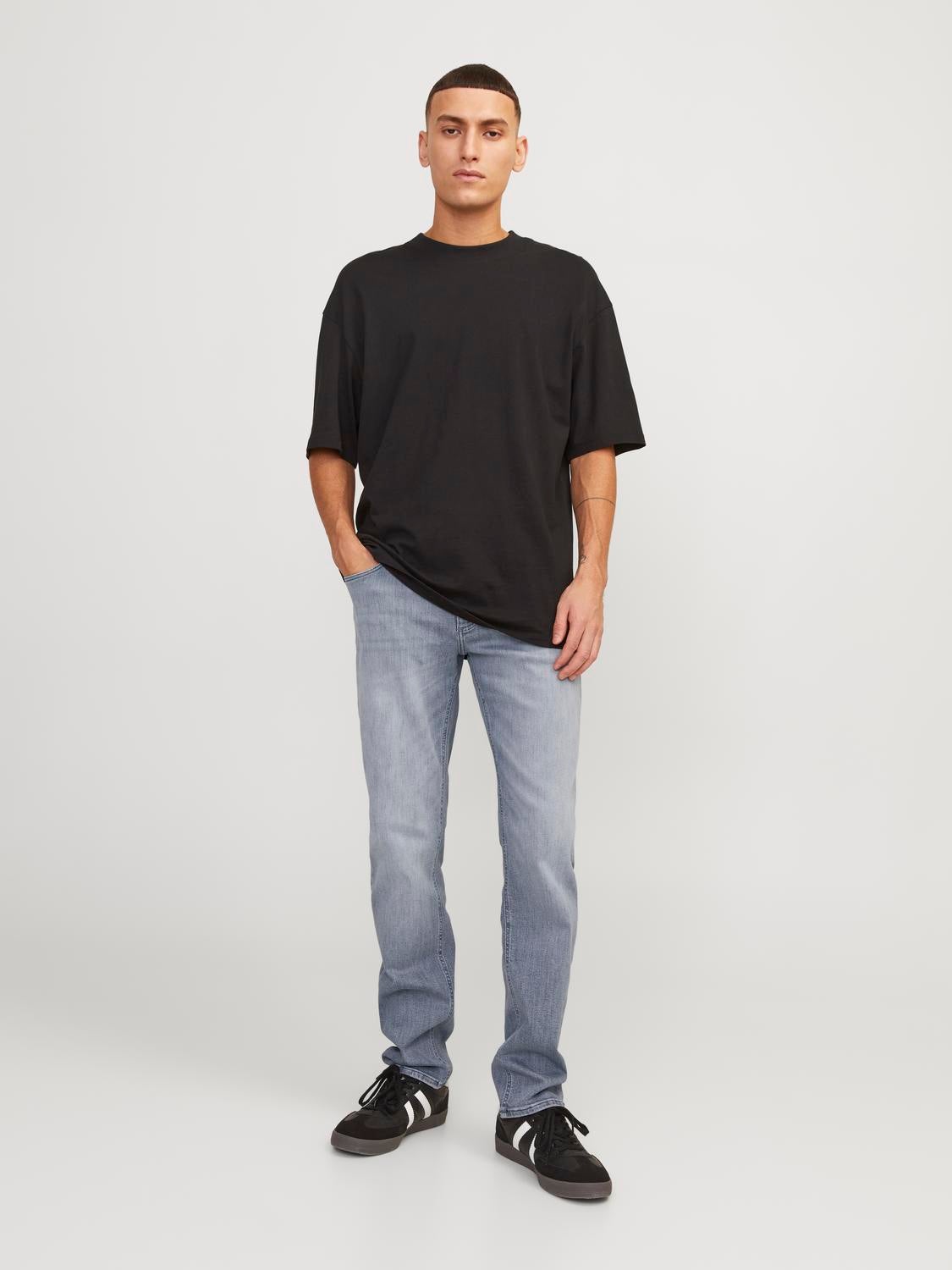 Regular Fit Mid rise Jeans