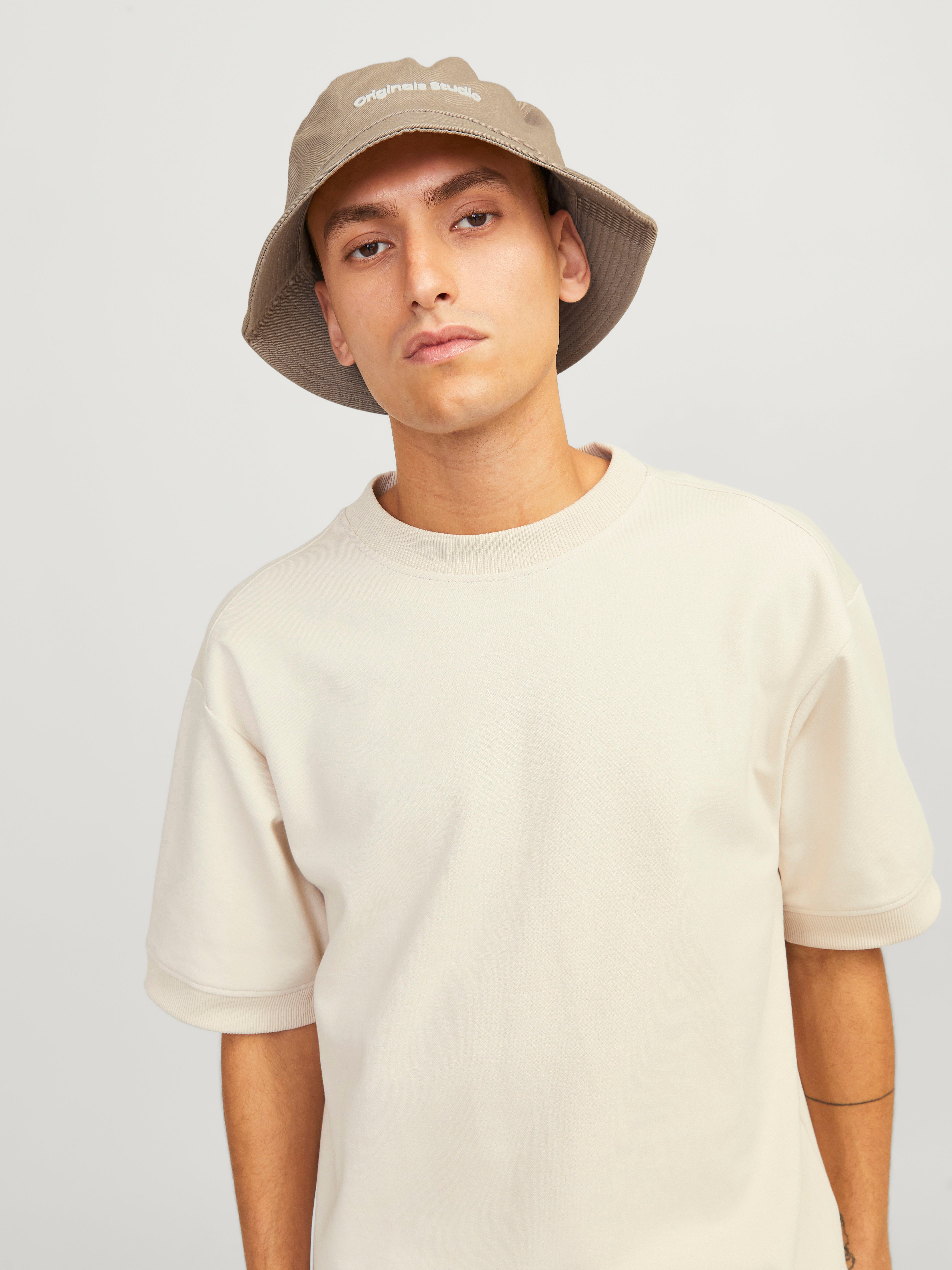 Bucket hat