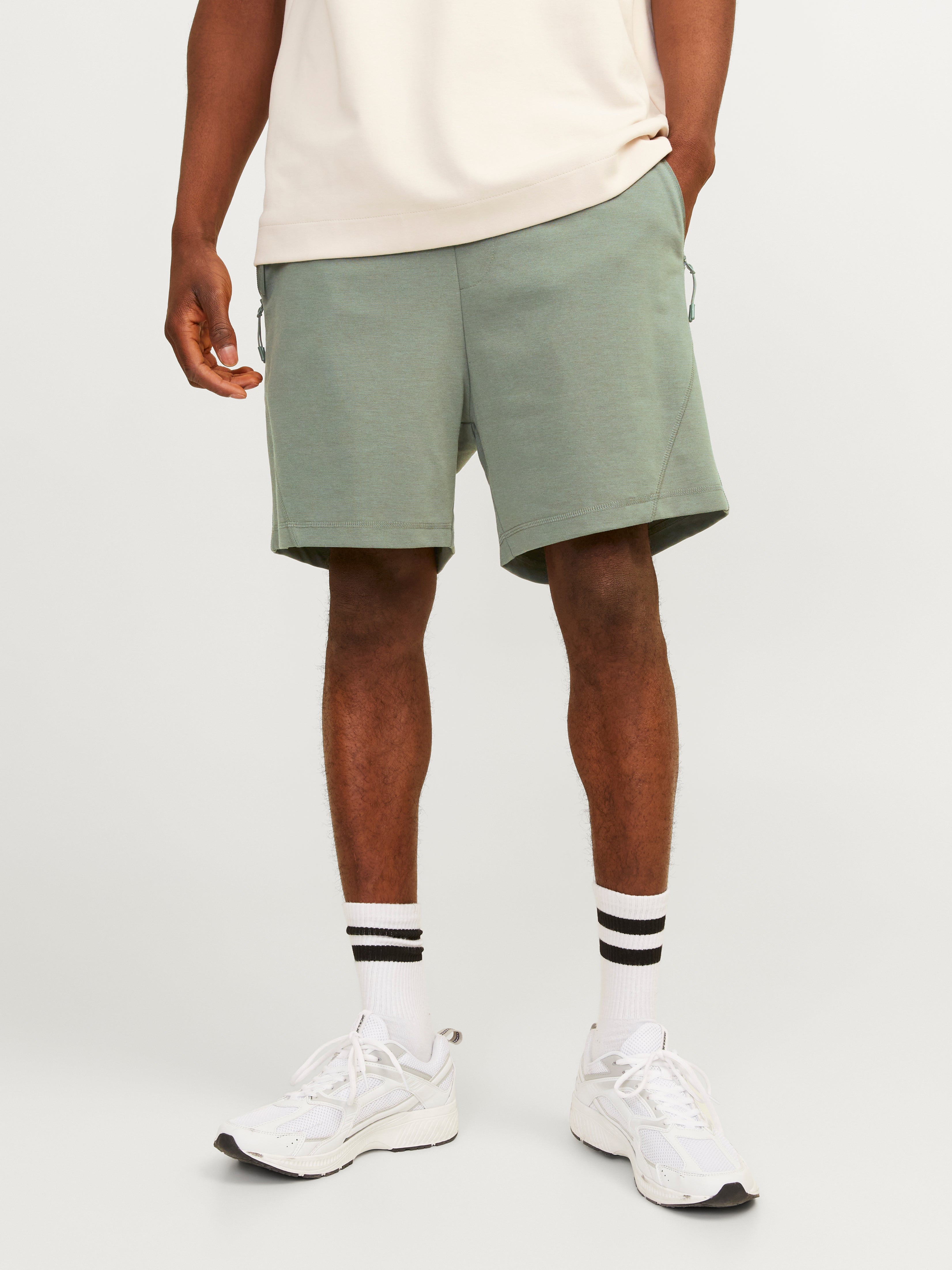 Regular Fit Sweat shorts | Medium Green | Jack & Jones®