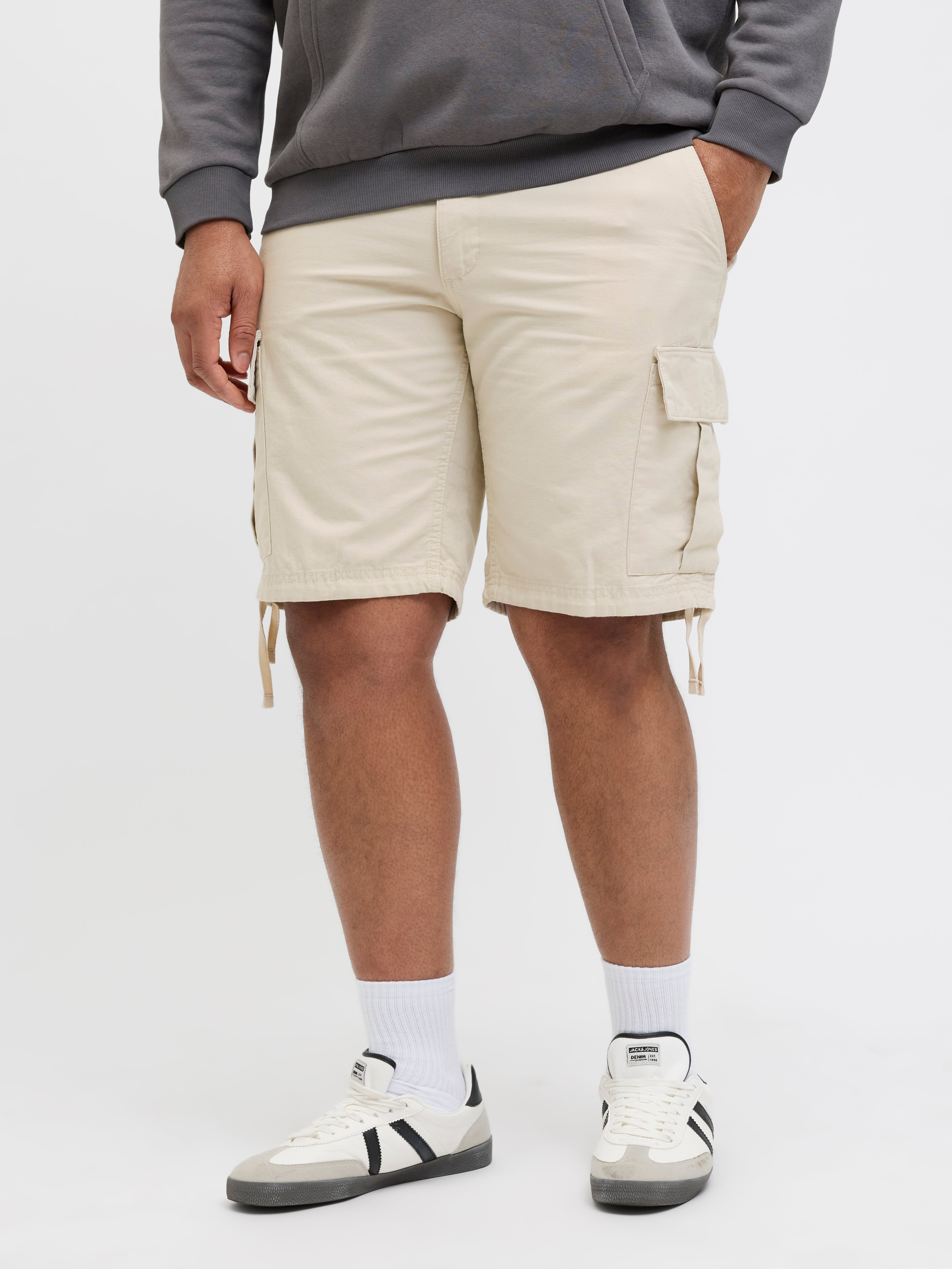 Thumbnail - Plus Size Regular Fit Cargo Shorts