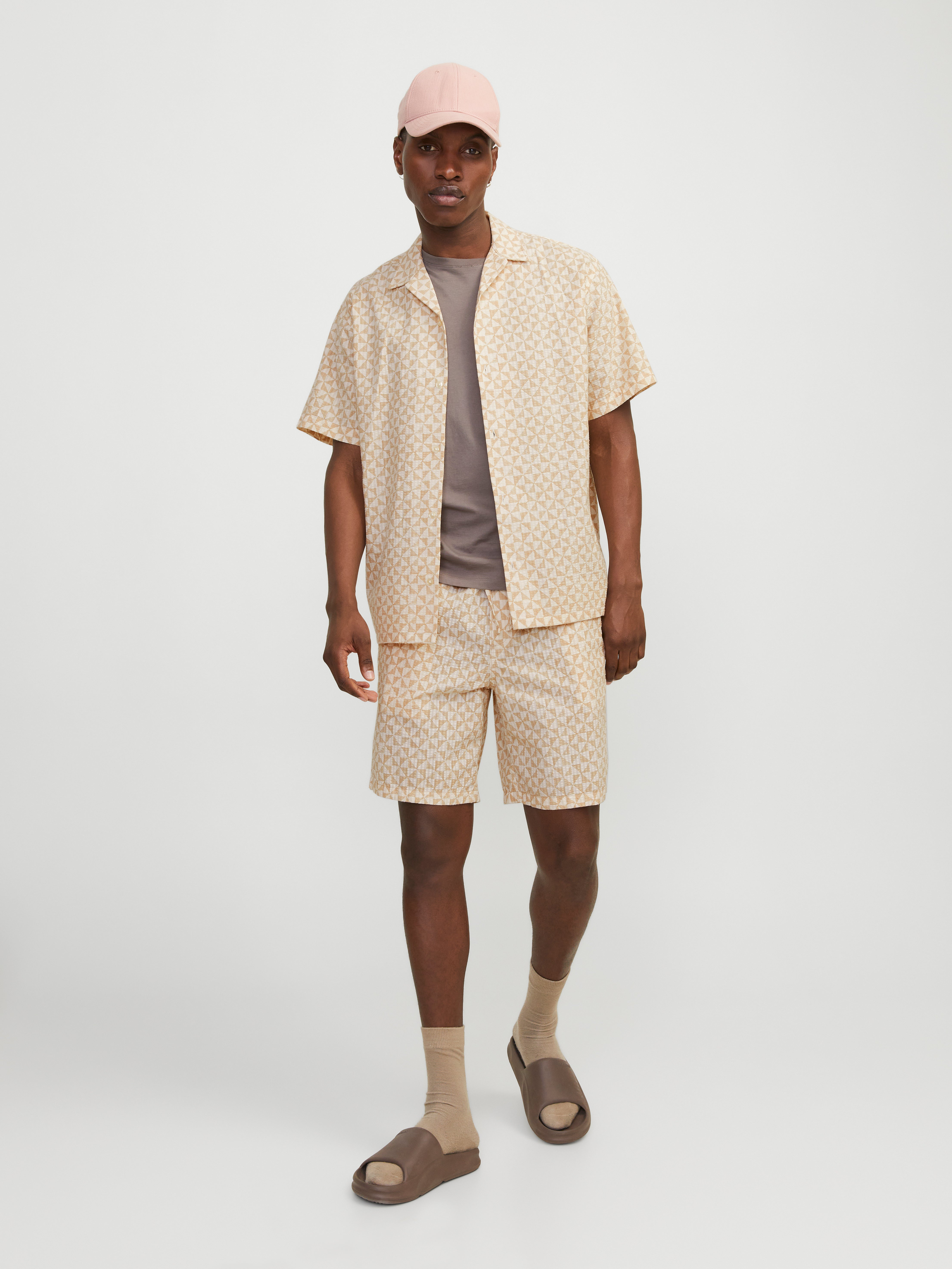 adidas Originals - Chemise de vacances en tissu éponge - Blanc cassé adidas Originals - Chemise de vacances en tissu éponge - Blanc cassé