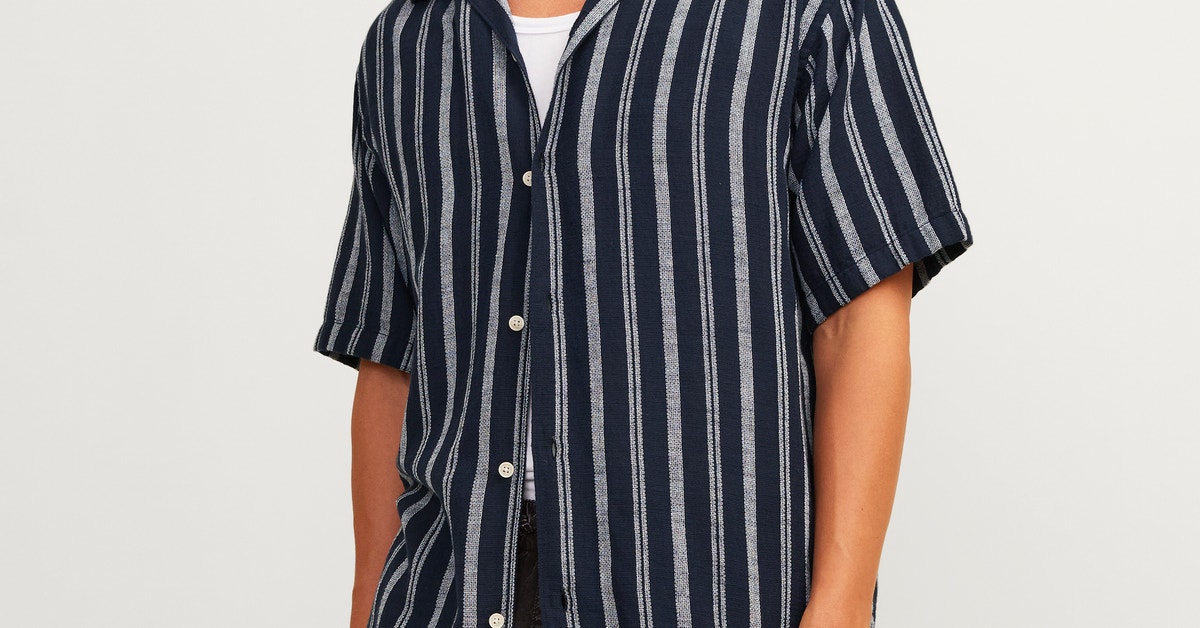 Relaxed Fit Resort shirt with 50% discount! | Jack & Jones® 
