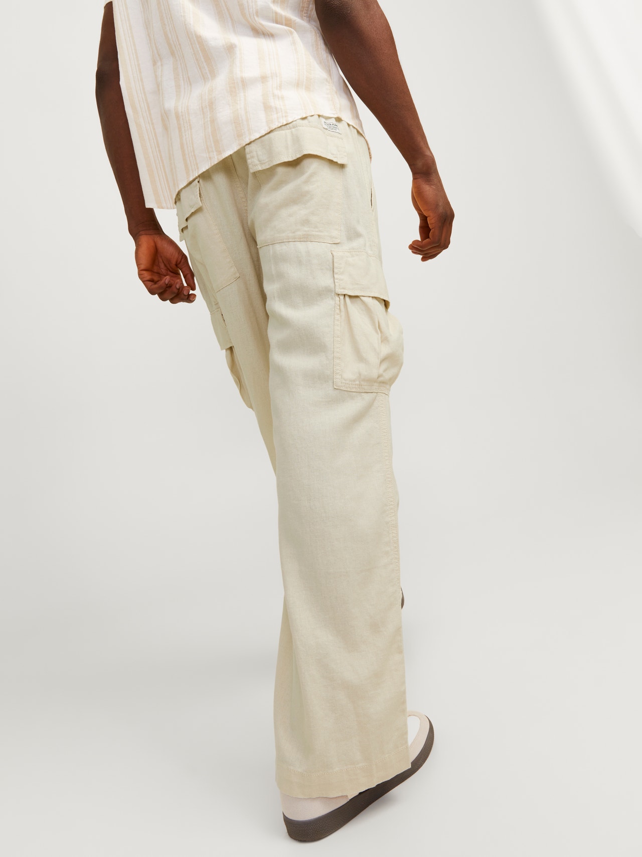 Jack & Jones Wide Fit „Cargo“ stiliaus kelnės -Summer Sand - 12255603