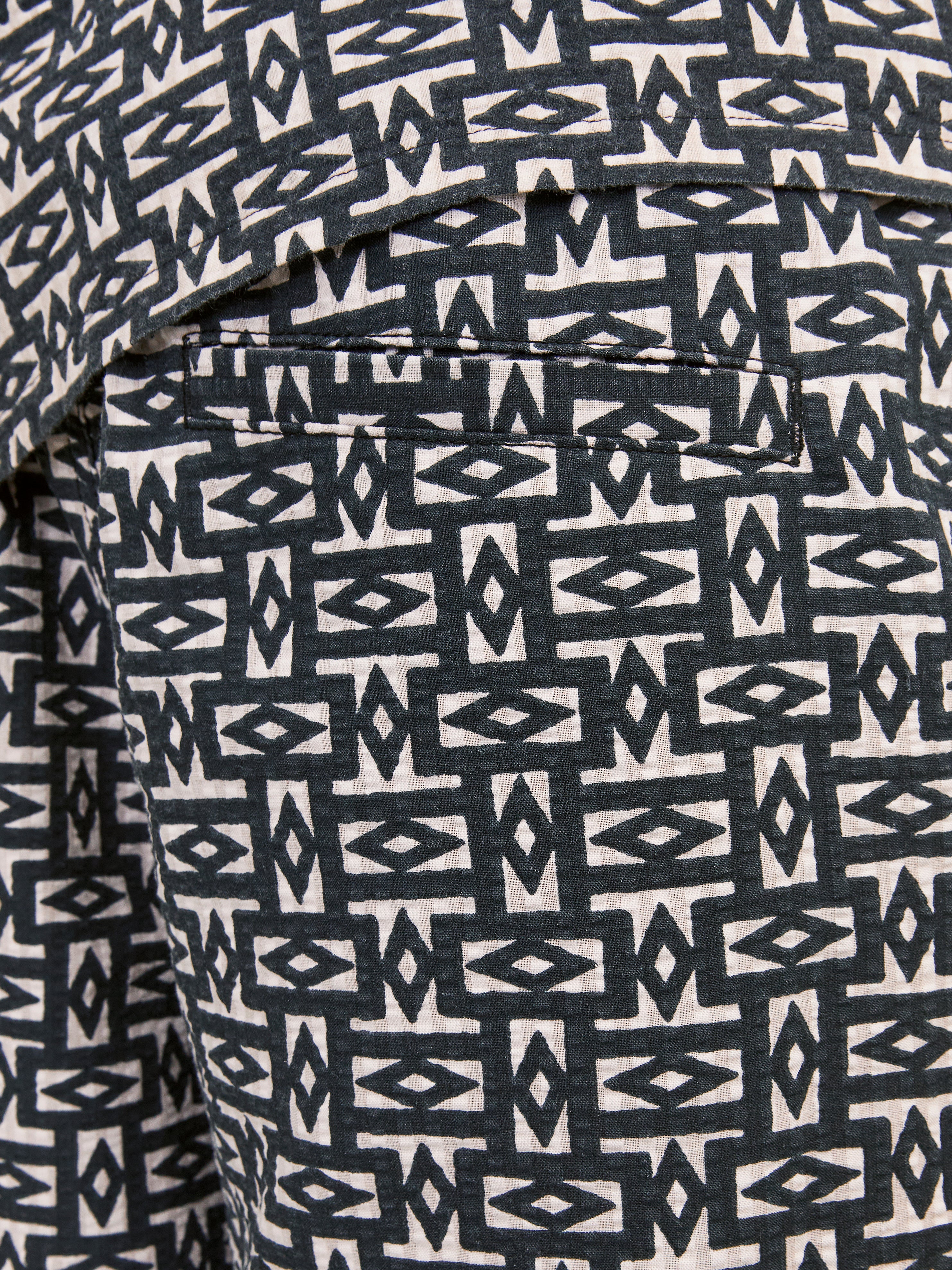 Jogger Fit Shorts | Black | Jack & Jones®