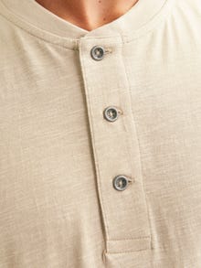 Jack & Jones Ühevärviline Hiina kaelus T-särk -Sand - 12257965