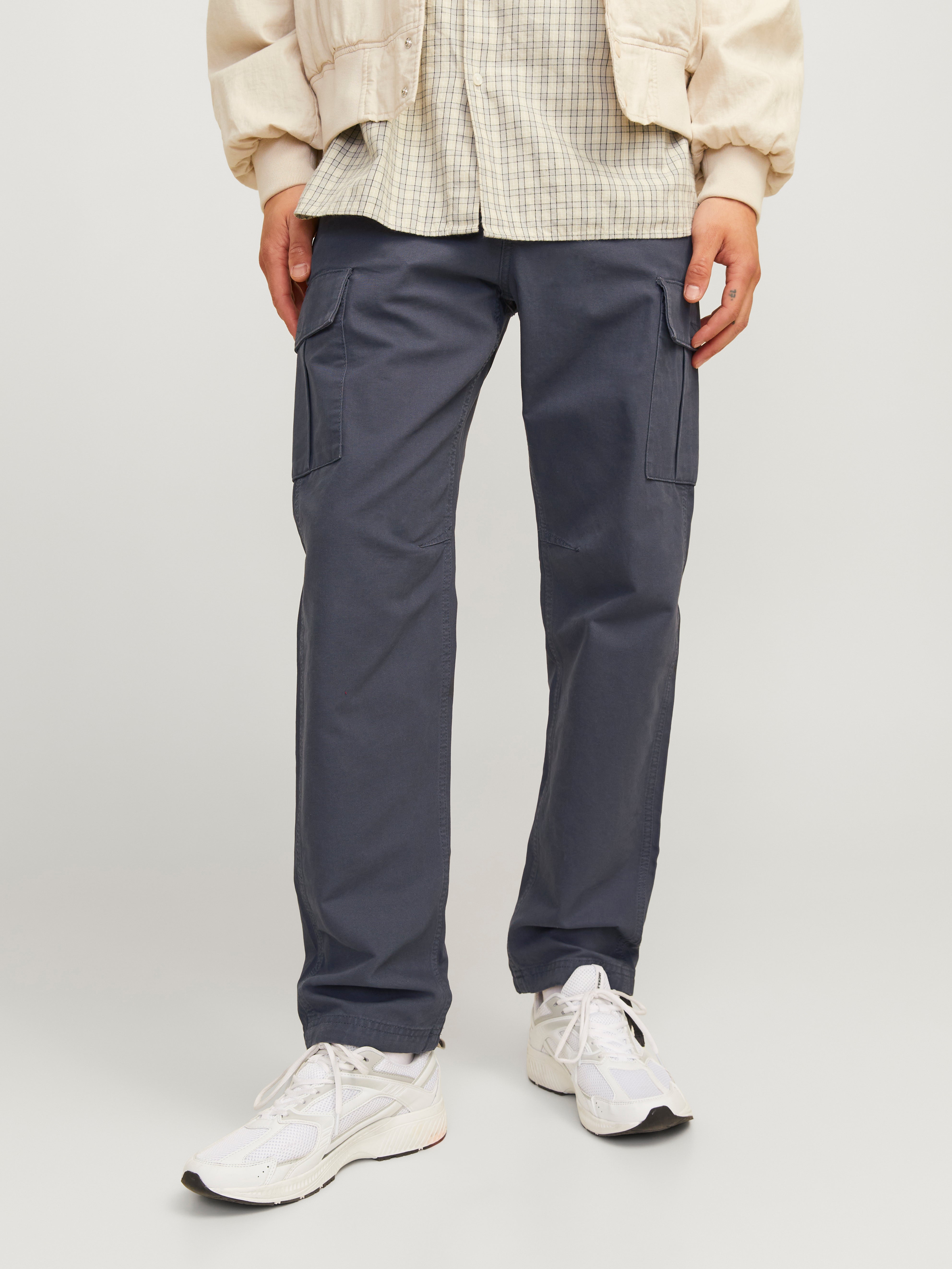 Men's Off White Relaxed Fit Cargo Trousers