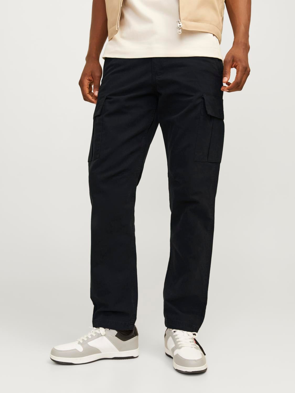 jack & jones intelligence cargo trousers with cuff in black
