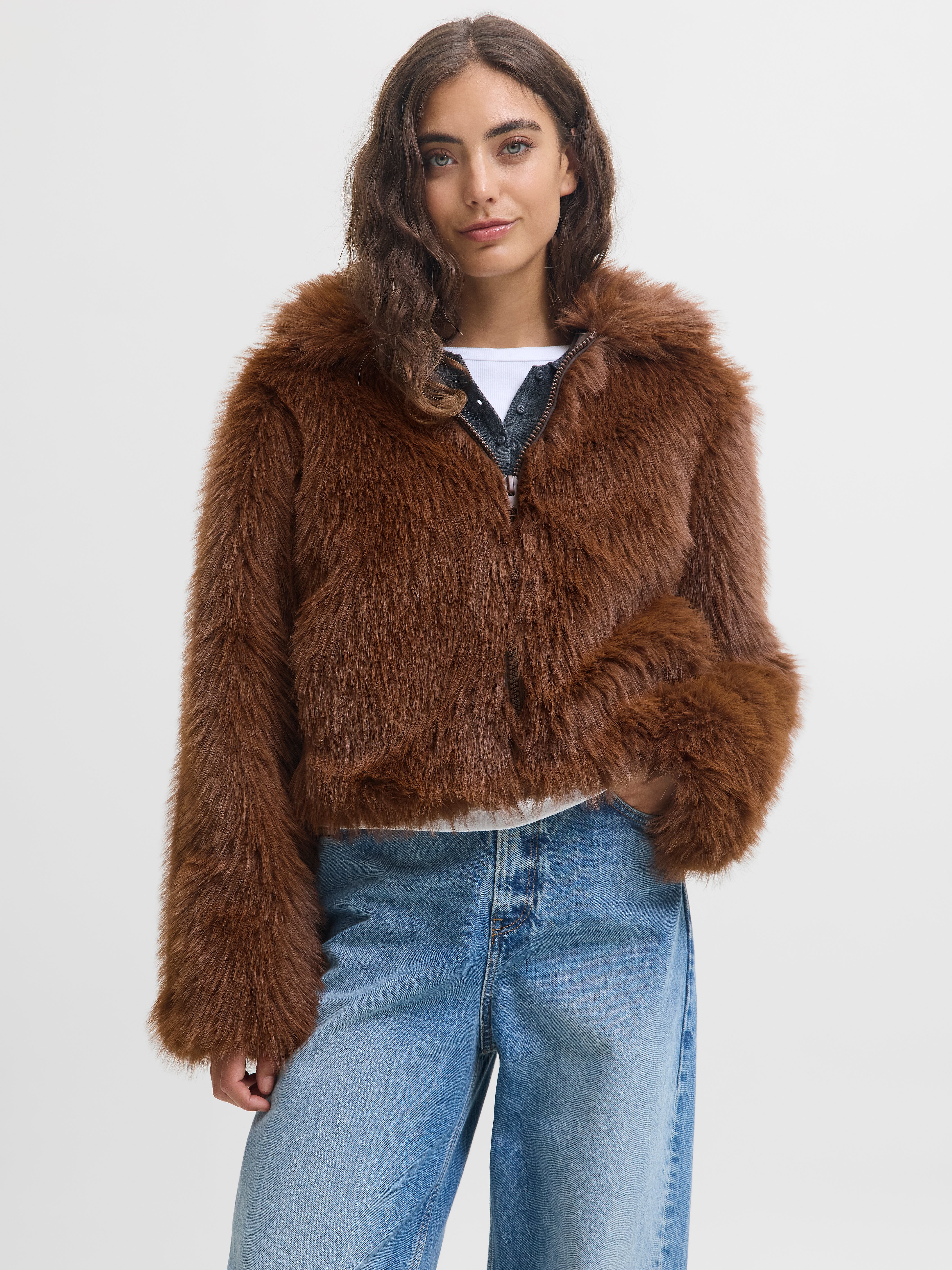 Jxtania Kunstpelzjacke