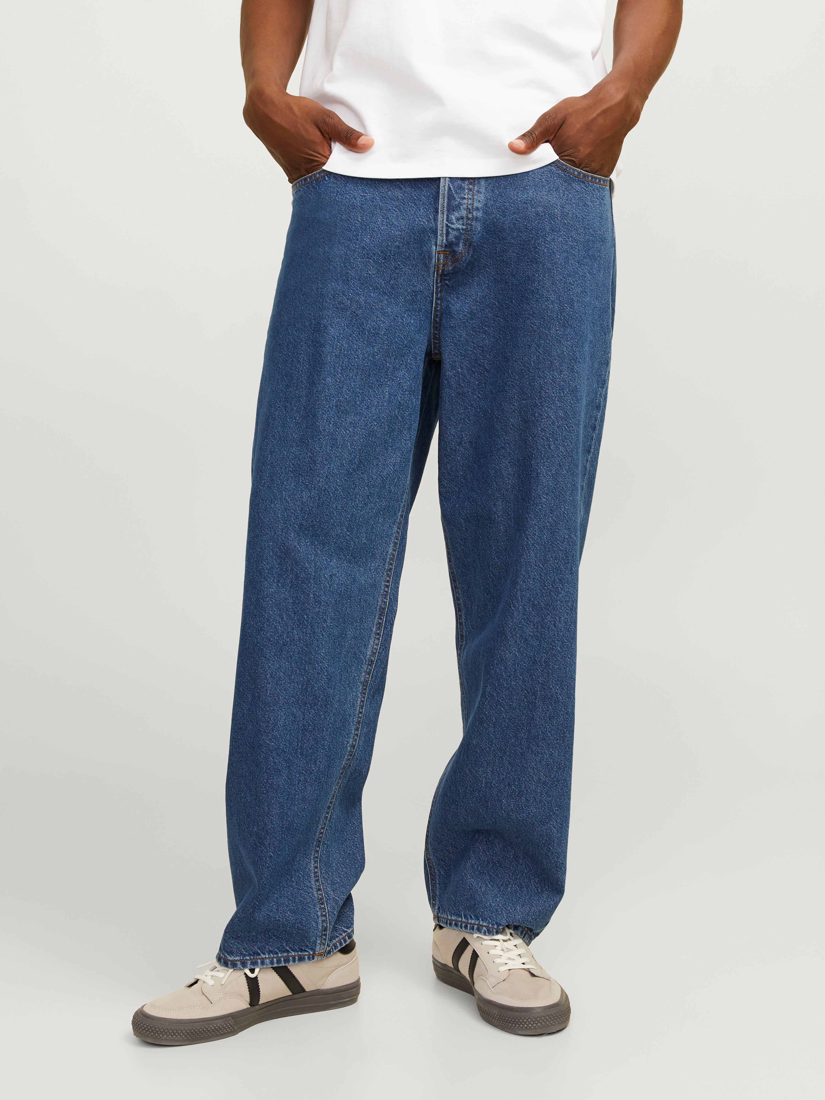 baggy jeans with jordan 1s