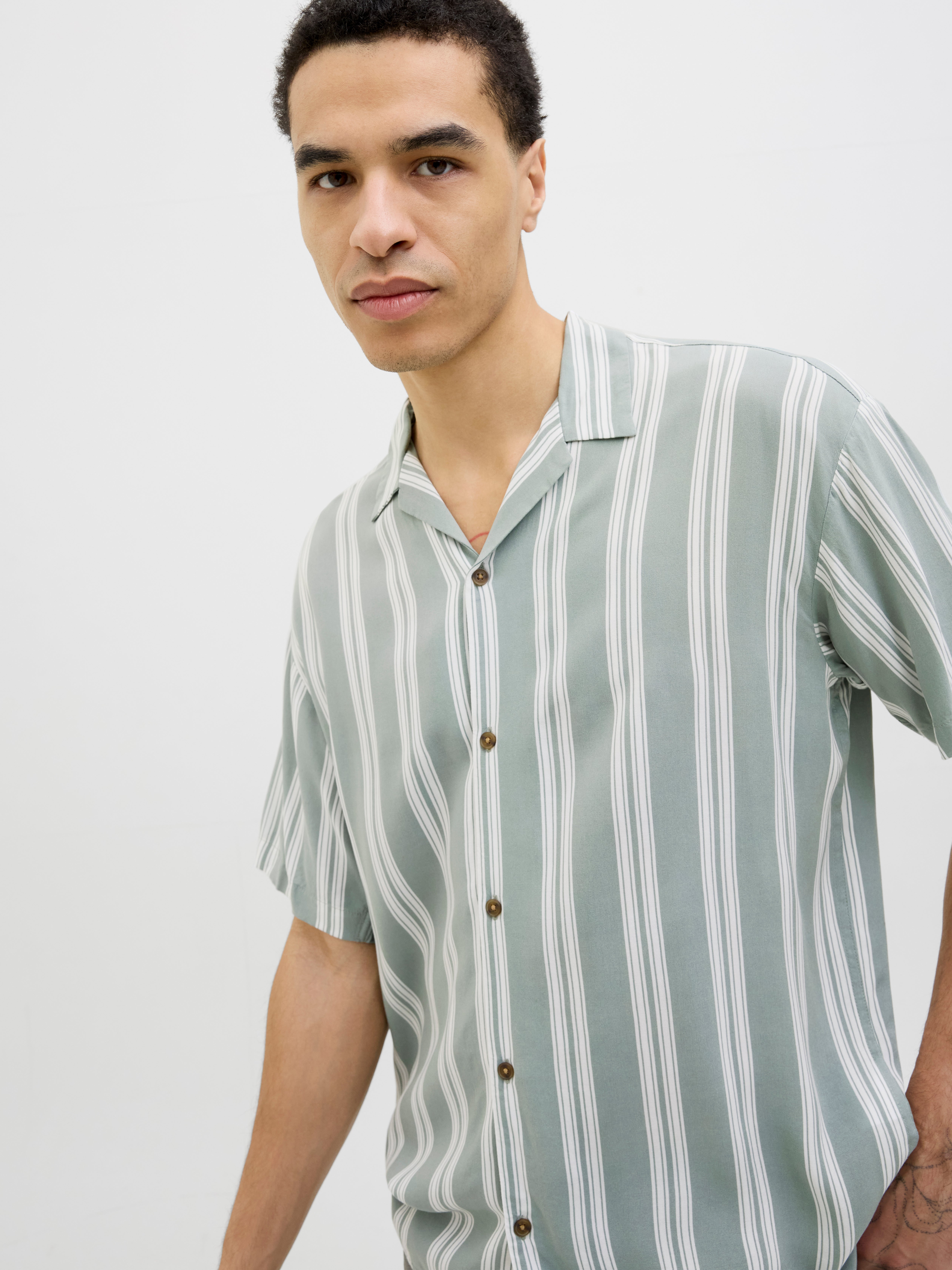 【SALE】 jackjones- Clothing