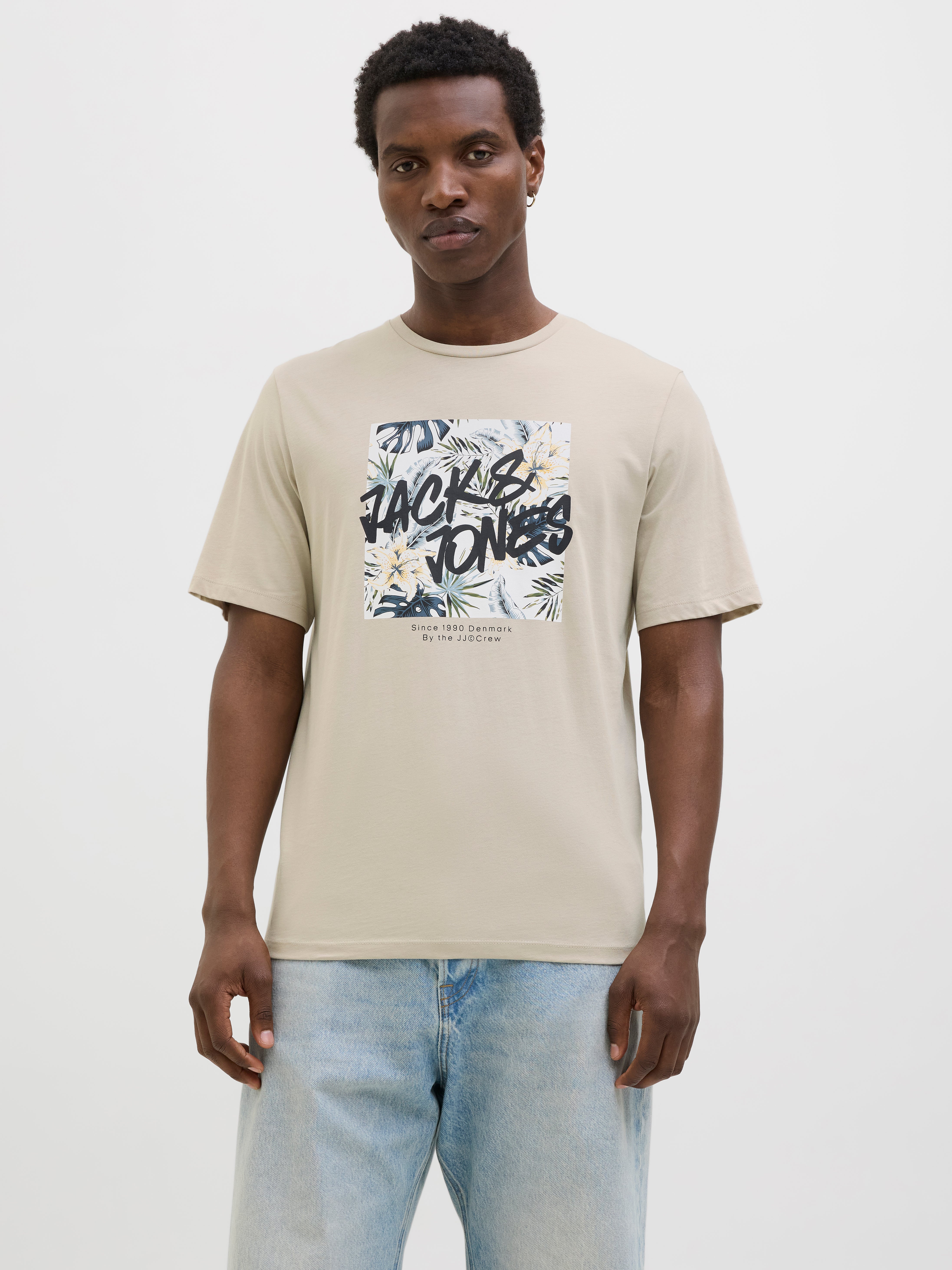 Tシャツ・カットソー COVERNAT Multi Logo Typography Graphic T-Shirt Beige Logo T-shirt | Beige | Jack & Jones®