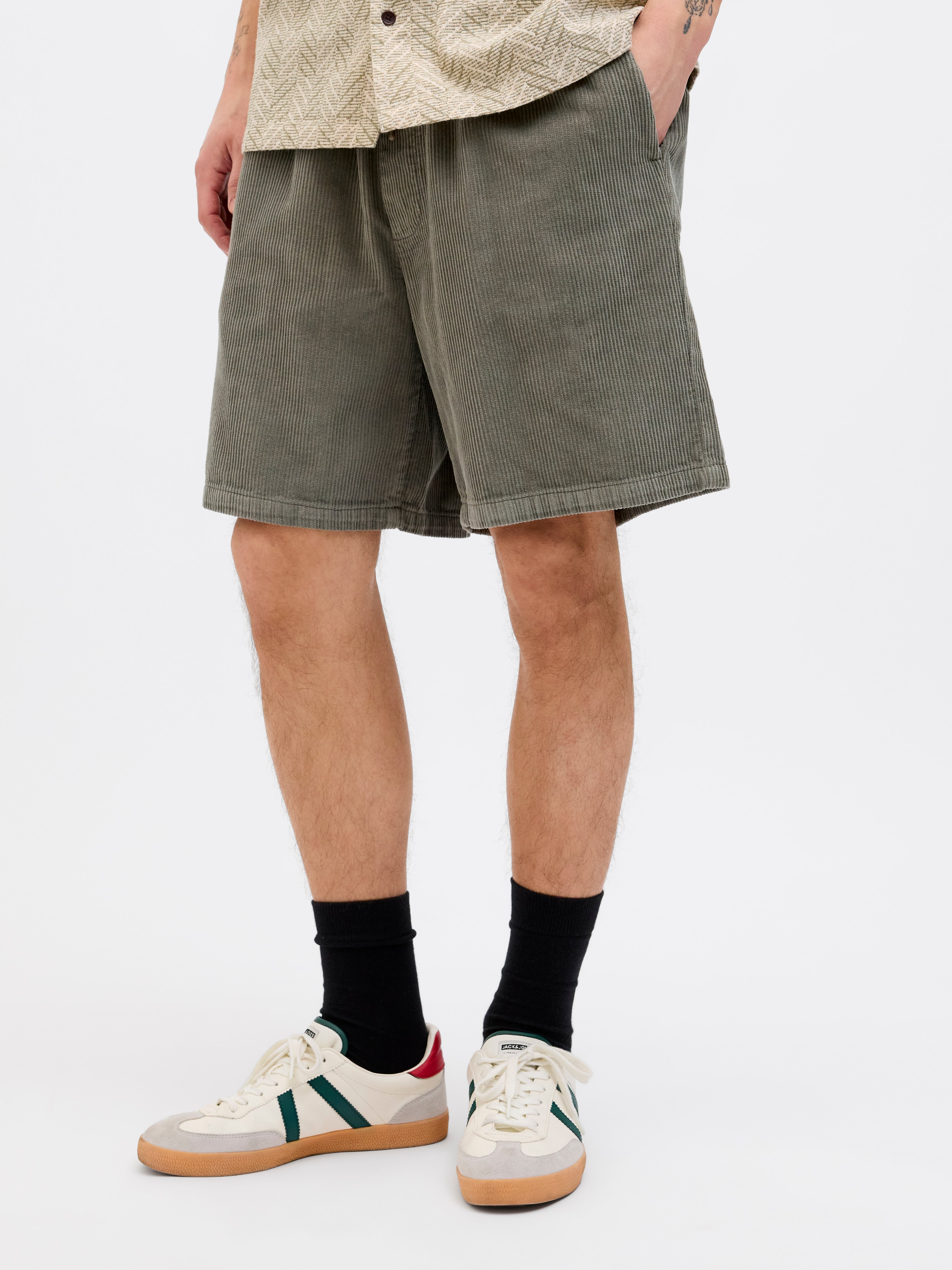 Wide Leg Fit Shorts